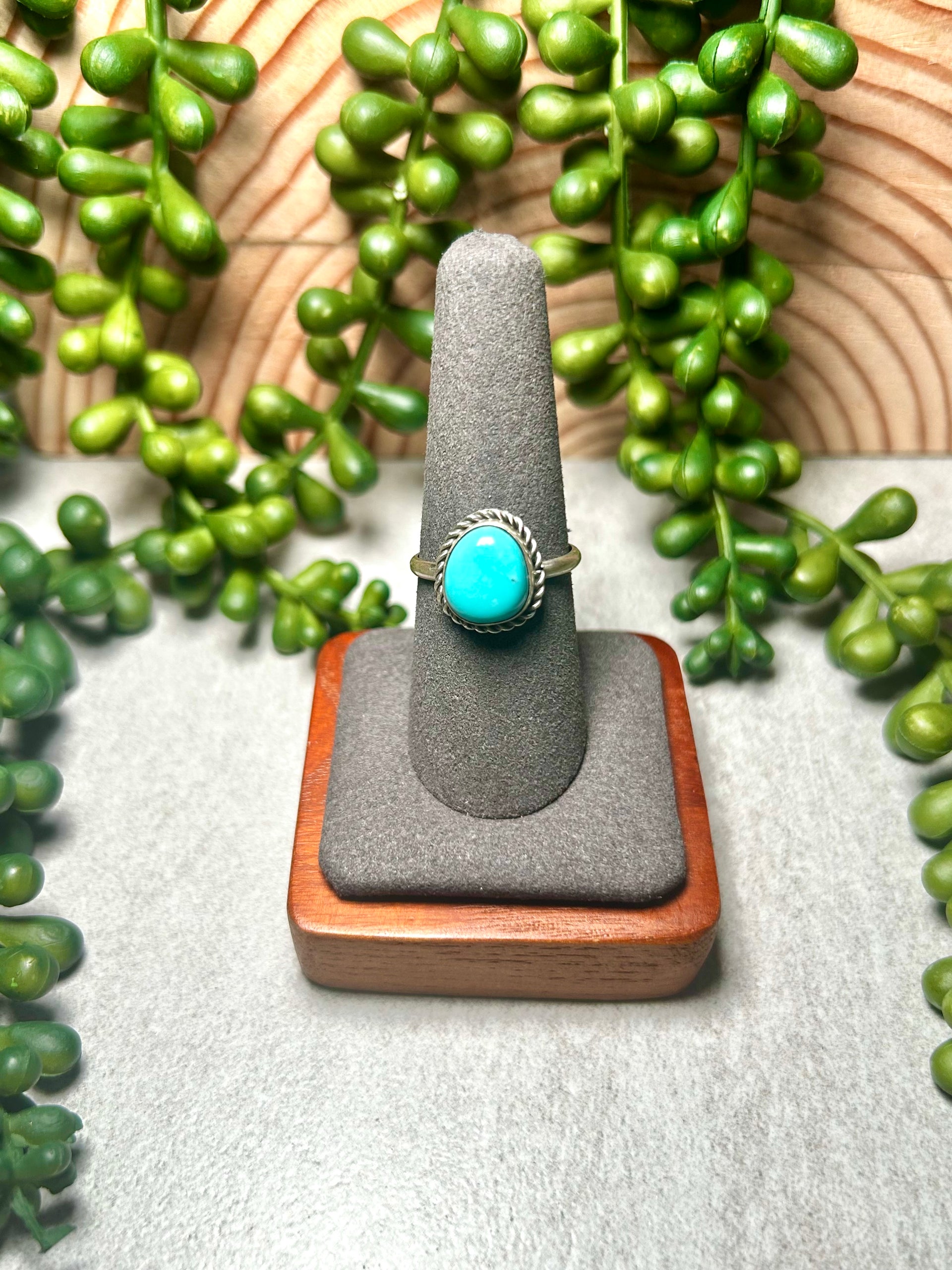 Navajo Made Kingman Turquoise & Sterling Silver Ring Size 8.25