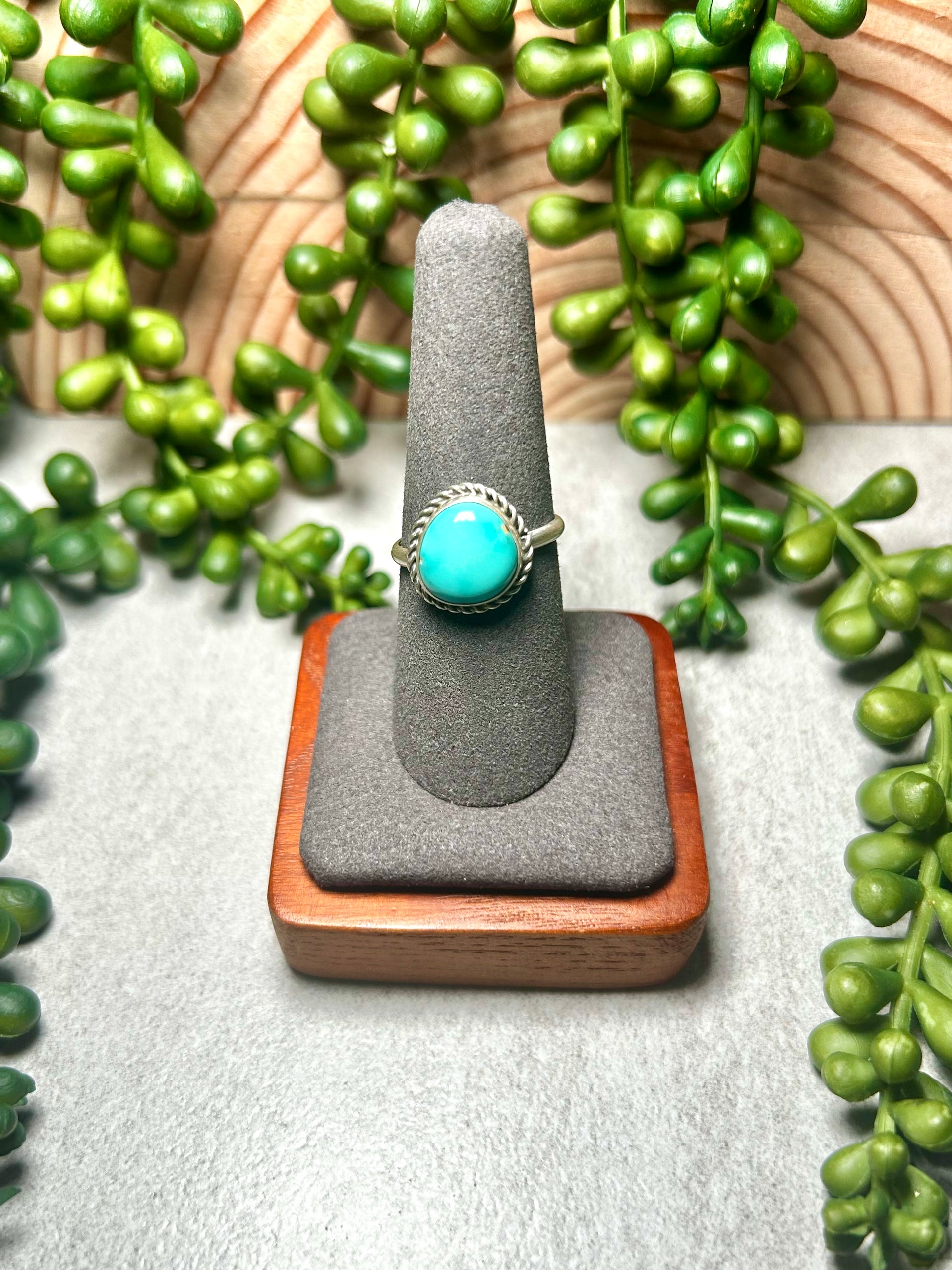 Navajo Made Kingman Turquoise & Sterling Silver Ring Size 8.25