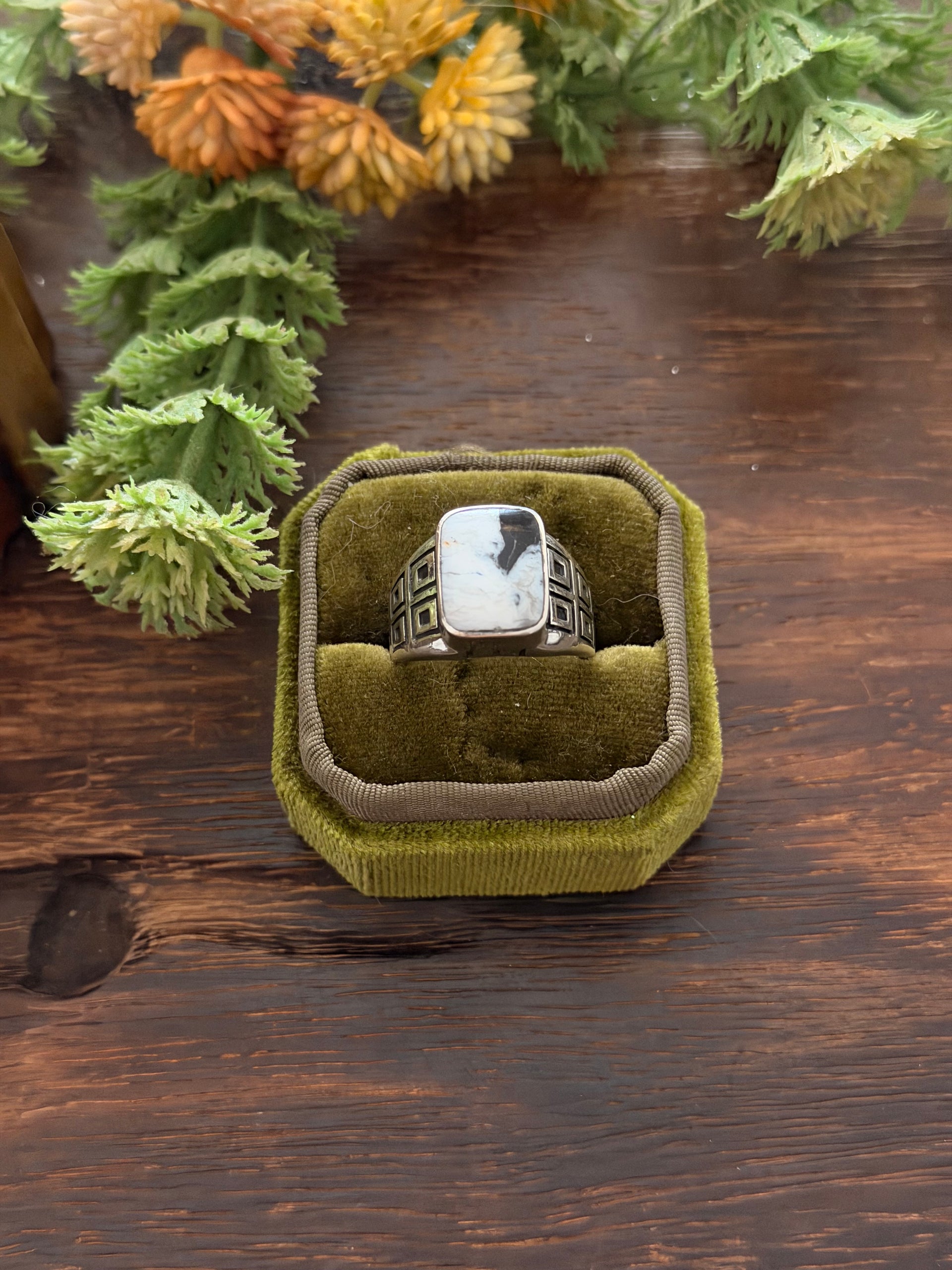 Navajo Made White Buffalo & Sterling Silver Cast Ring Size 8.75