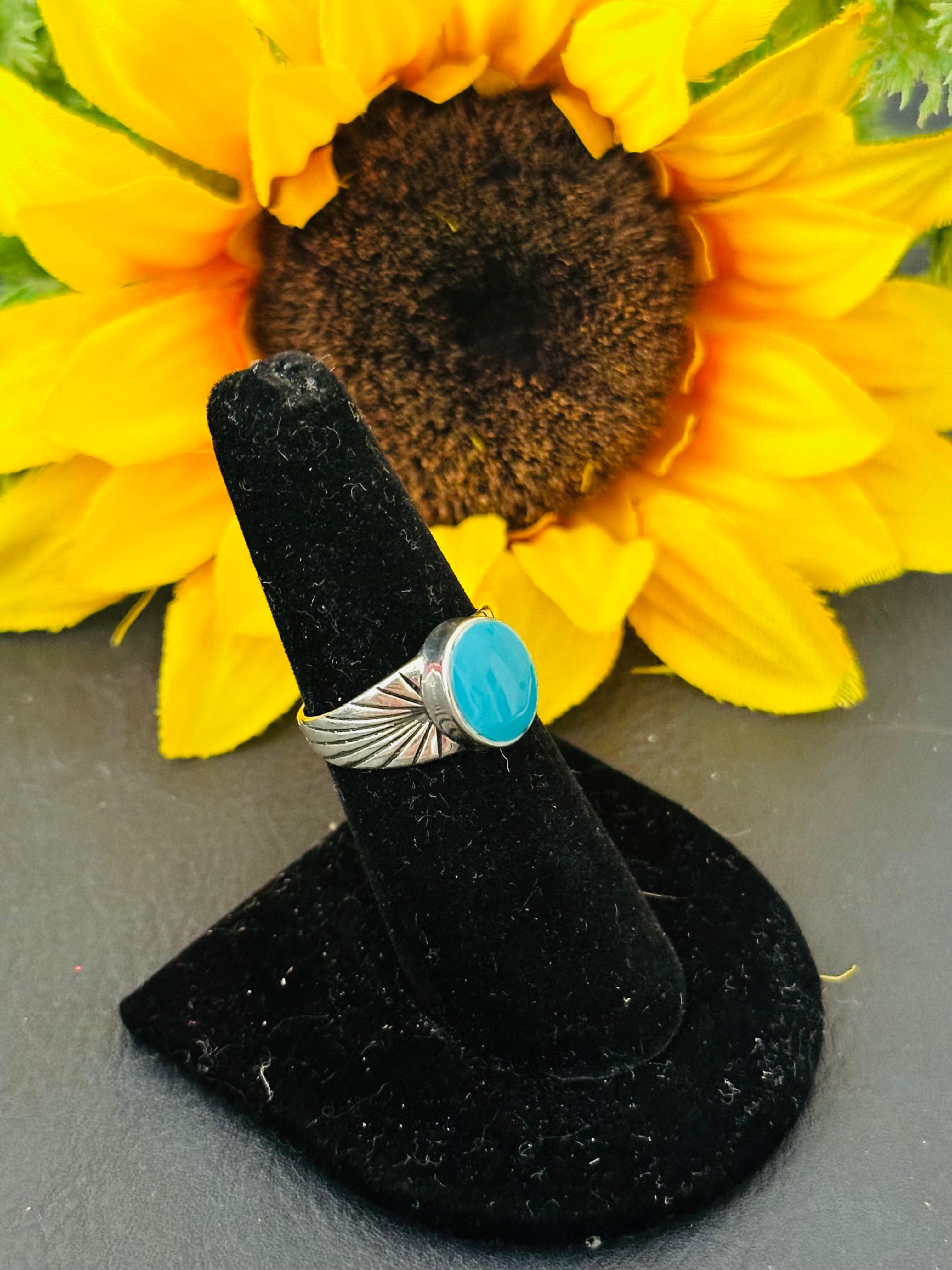 Navajo Handmade Kingman Turquoise & Sterling Silver Ring