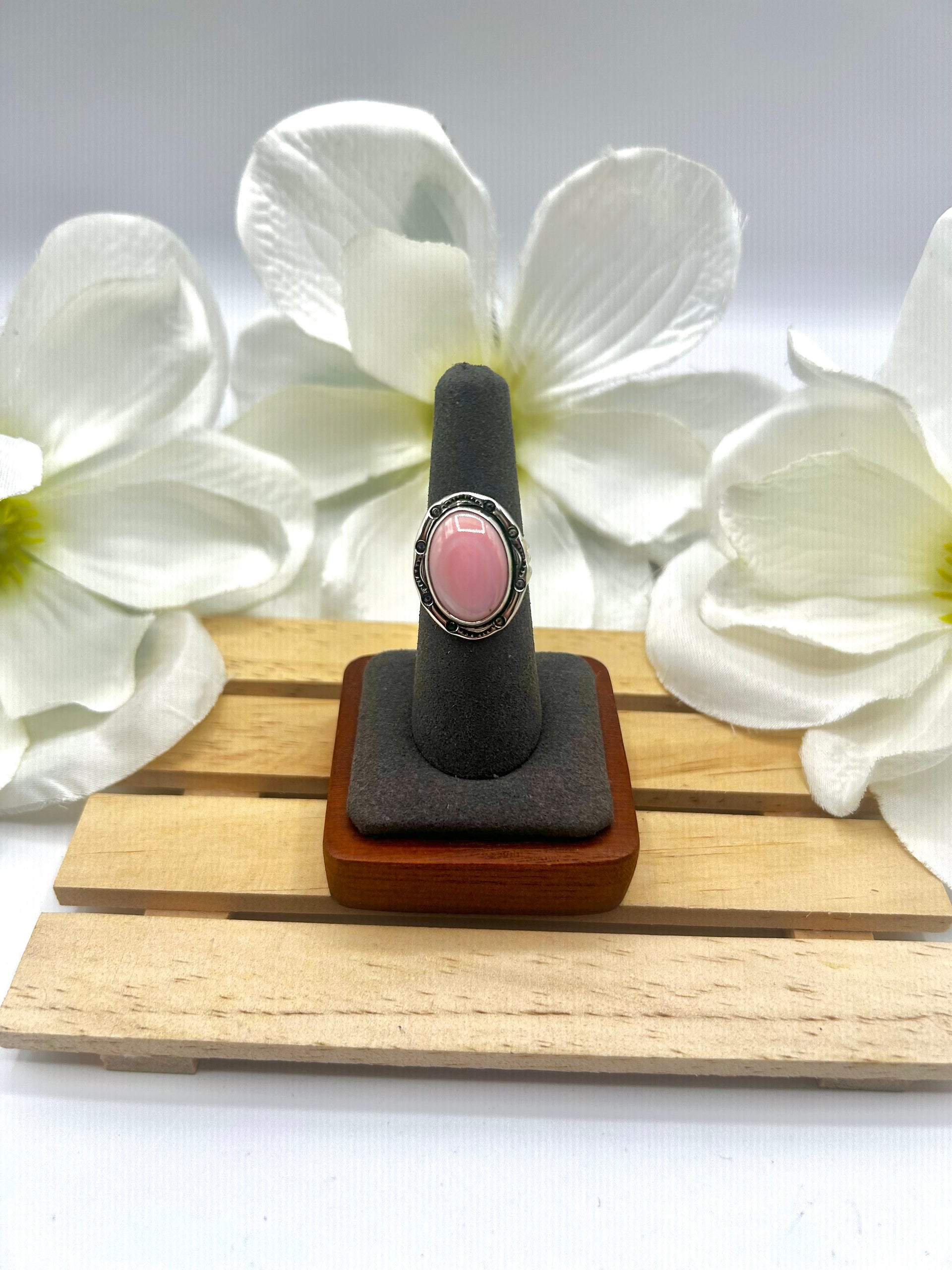 Navajo Made Pink Conch  & Sterling Silver Ring Size 7.5