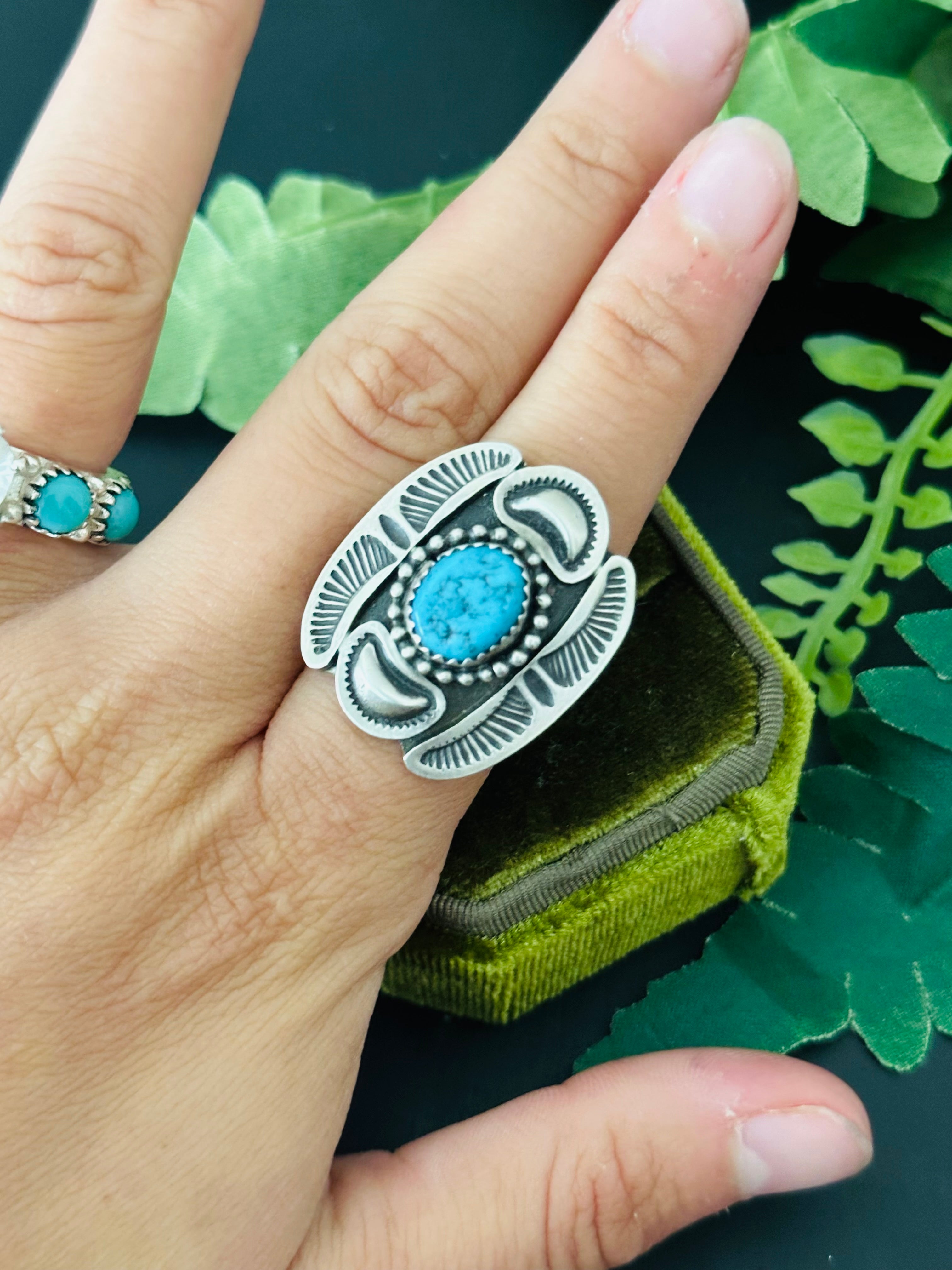 Navajo Made Kingman Turquoise & Sterling Silver Ring Size 7.75