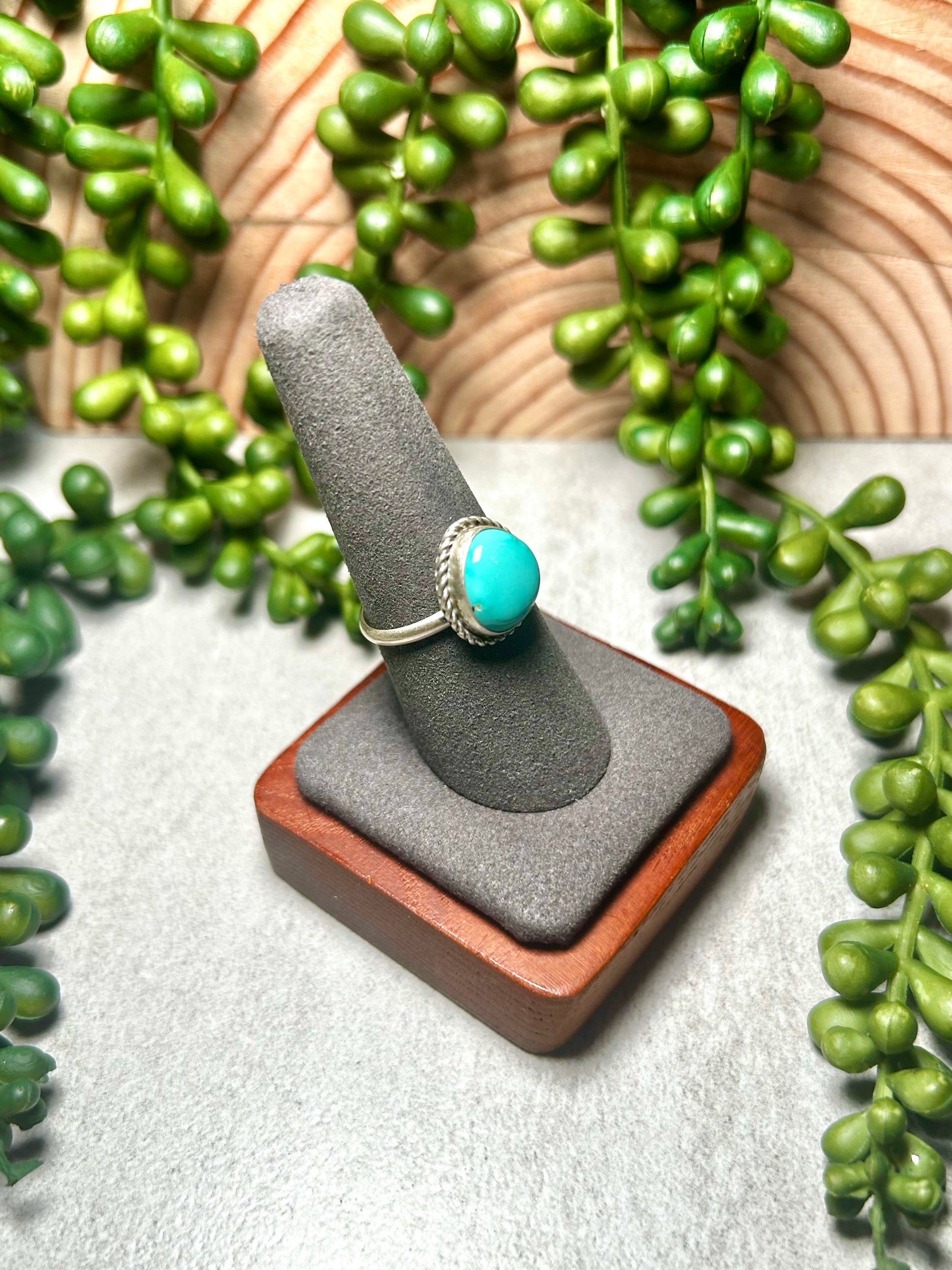 Navajo Made Kingman Turquoise & Sterling Silver Ring Size 8.25