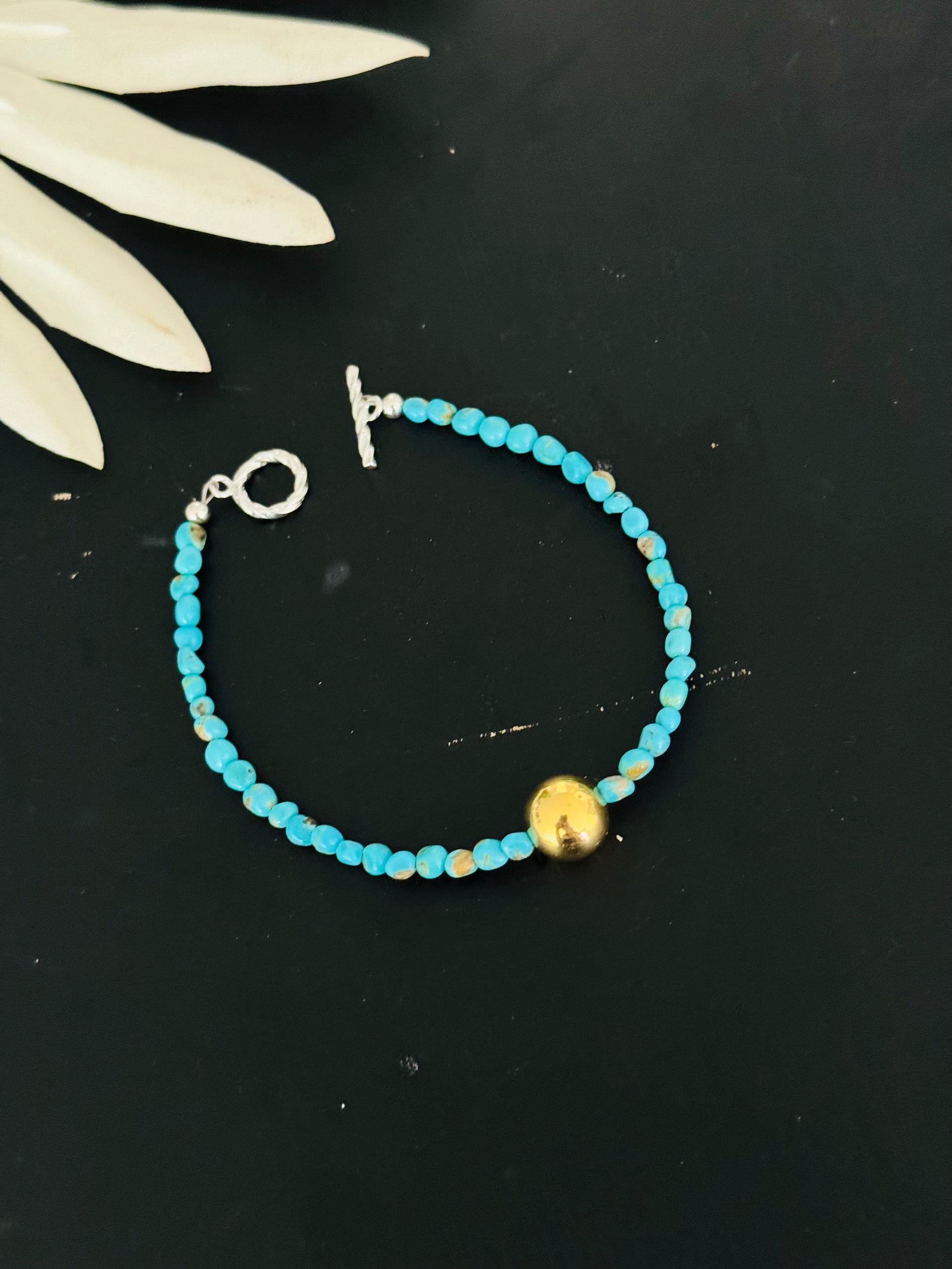 Navajo Strung Kingman Turquoise & 18K Gold Plated Sterling Silver Graduated Beaded Pearl Bracelet