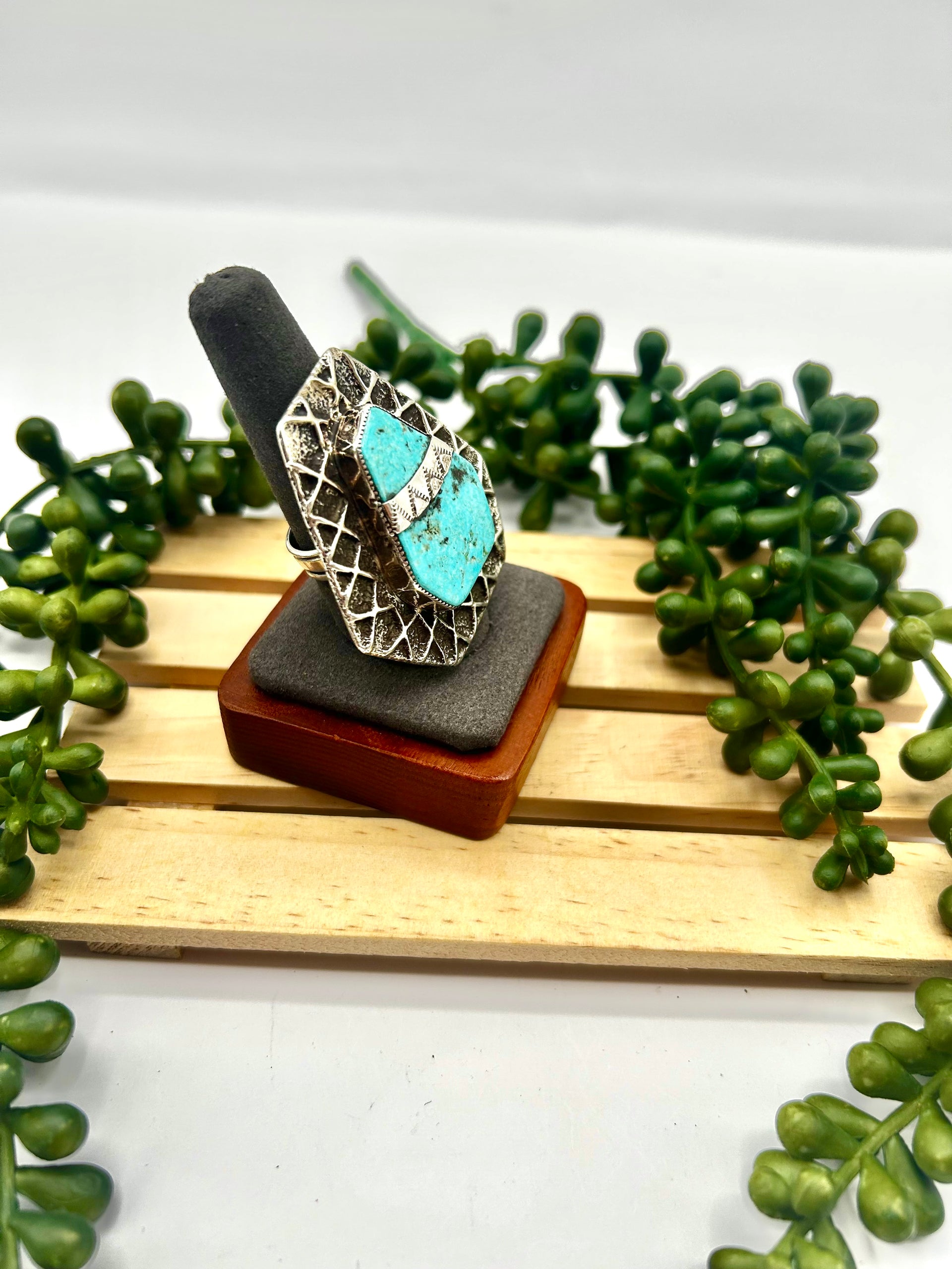 Old Pawn Navajo Made Kingman Turquoise Tufa Cast & Sterling Silver Ring Size 9