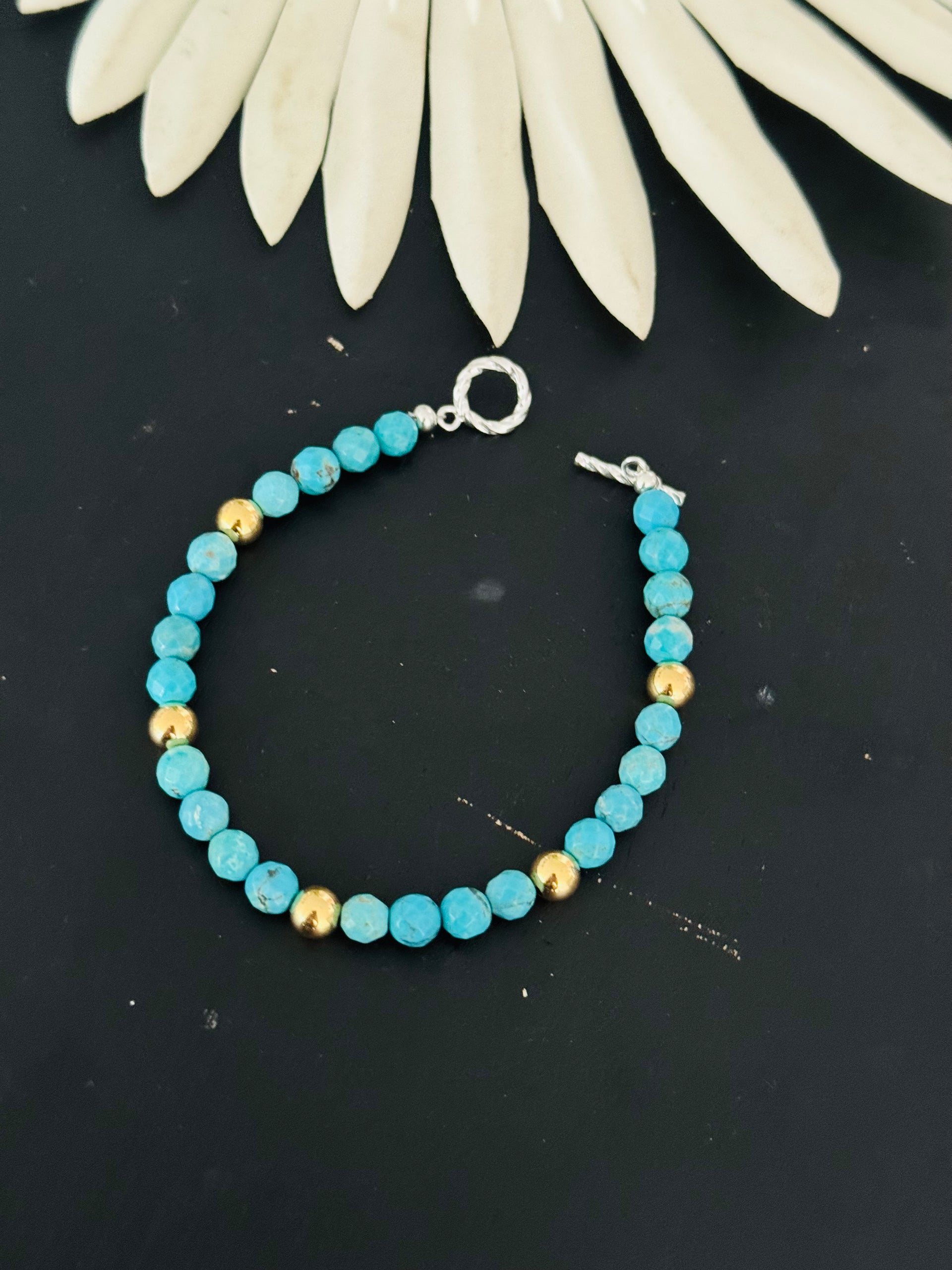 Navajo Strung Kingman Turquoise & 18K Gold Plated Sterling Silver Graduated Beaded Pearl Bracelet