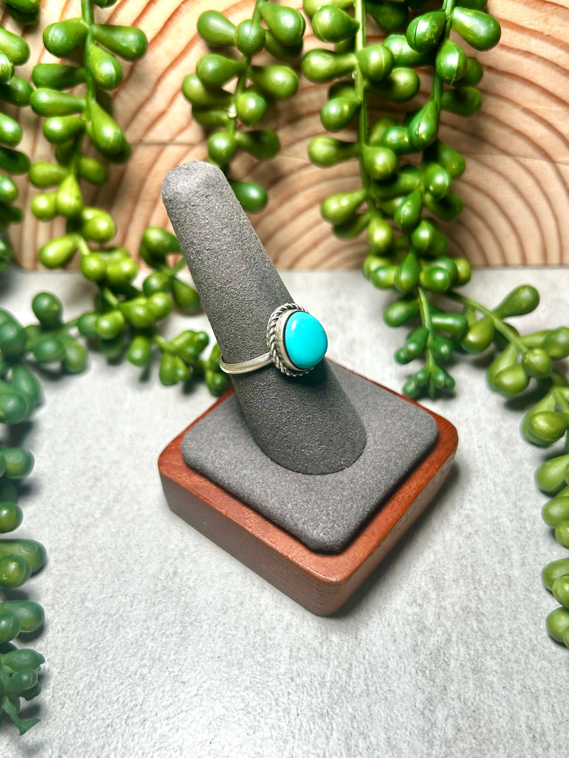 Navajo Made Kingman Turquoise & Sterling Silver Ring Size 8.25