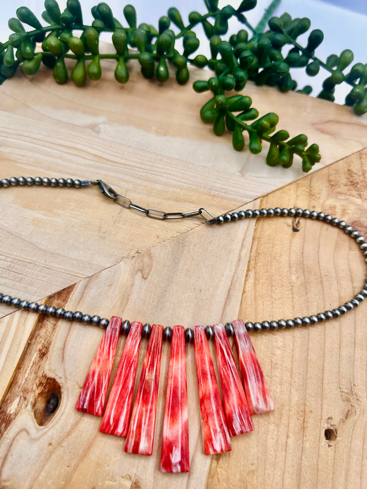 Navajo Strung Spiny Oyster & Sterling Silver Necklace