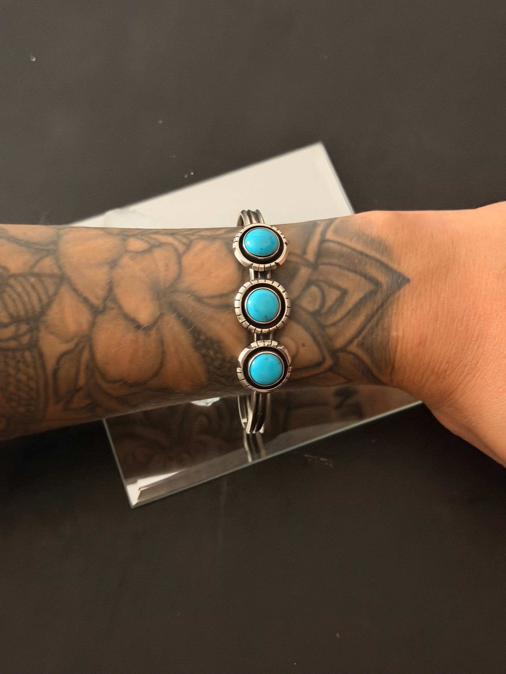 OLD PAWN Navajo Made Kingman Turquoise & Sterling Silver Cuff Bracelet