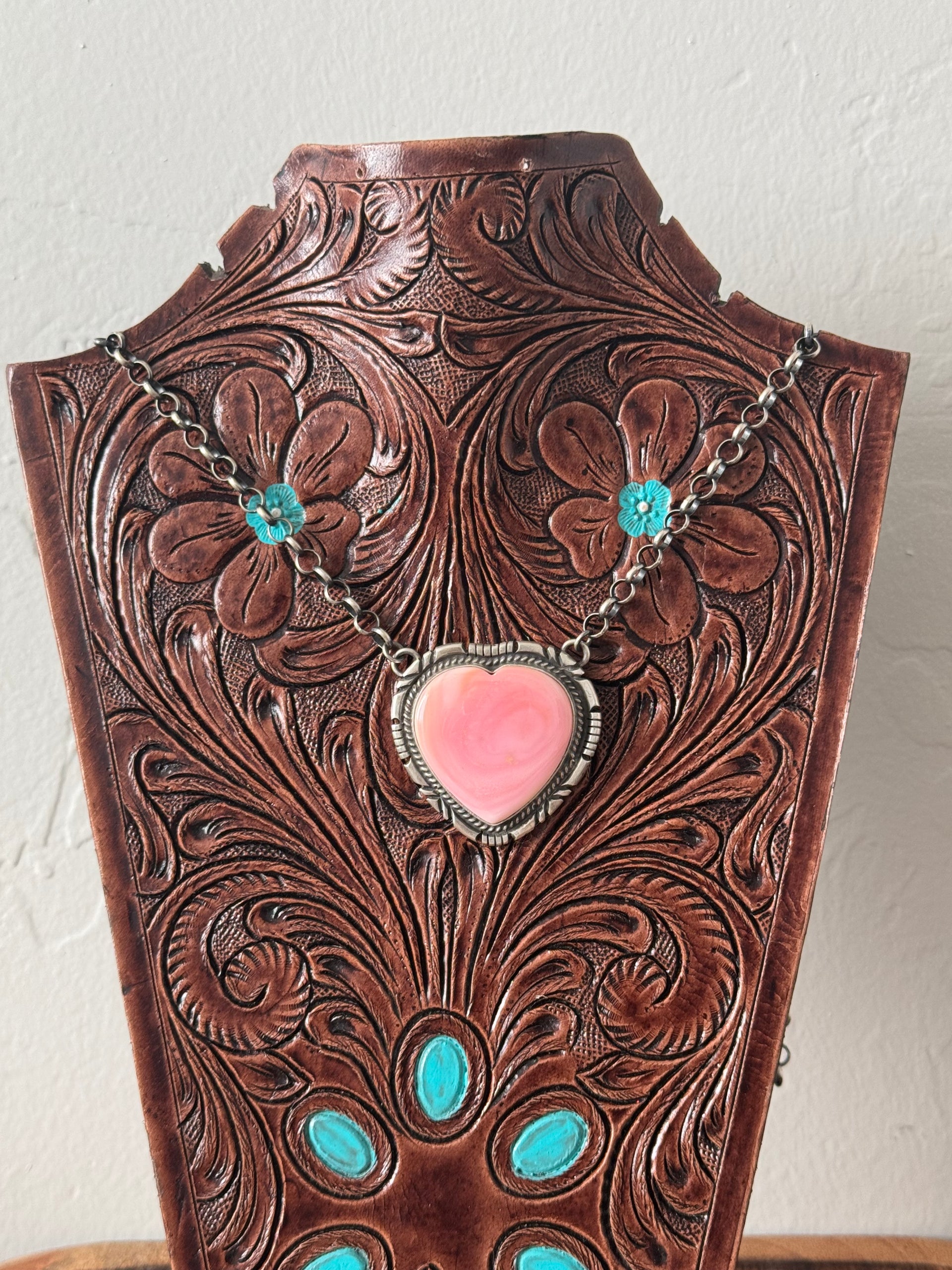 Thomas Francisco Pink Conch & Sterling Silver Heart Necklace