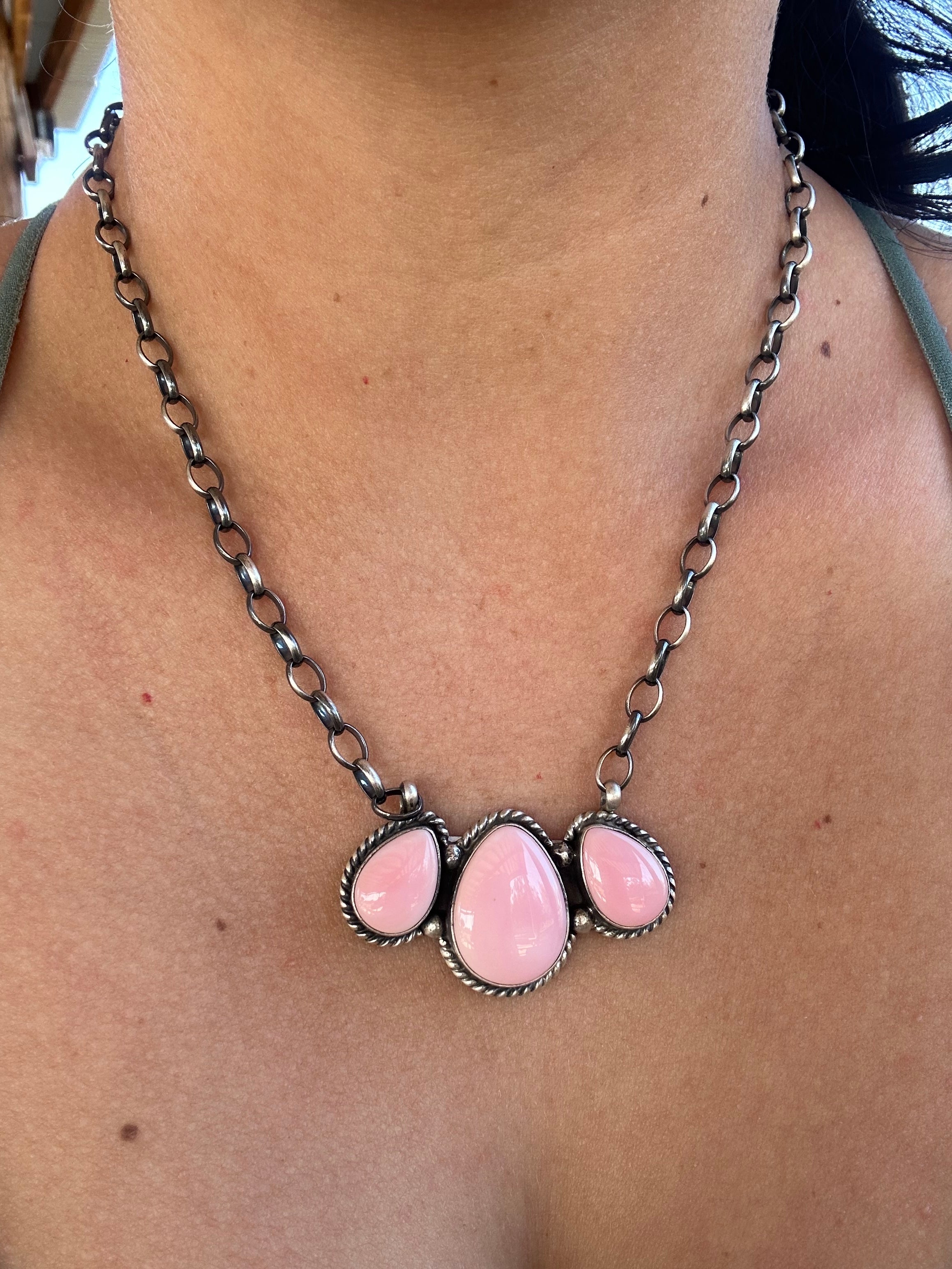 Donovan Skeets Pink Conch & Sterling Silver Necklace