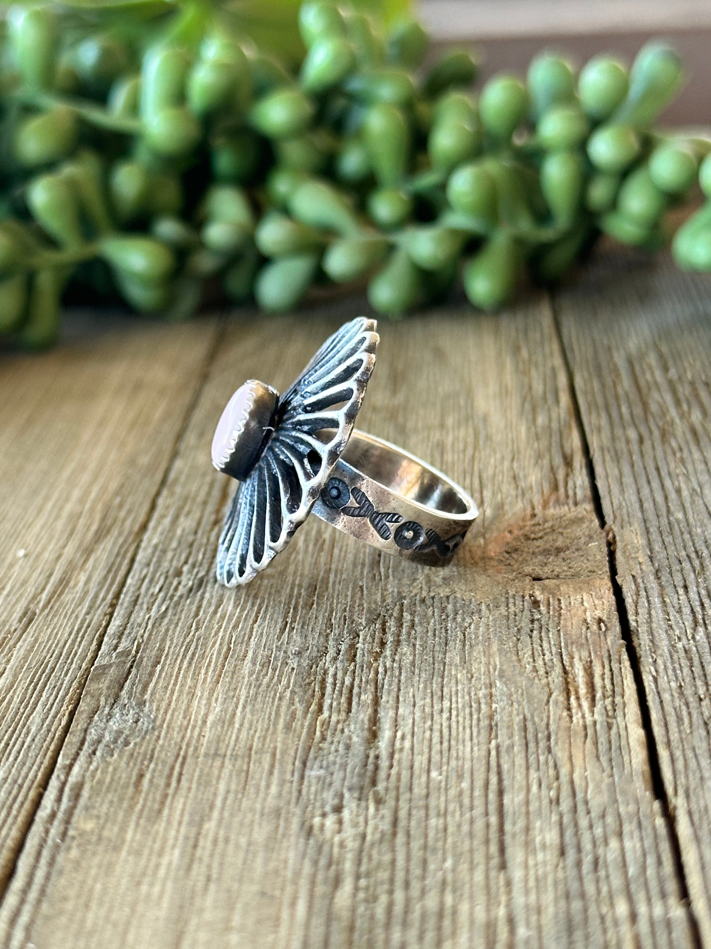 Kindale Billah Pink Conch & Sterling Silver Adjustable Ring