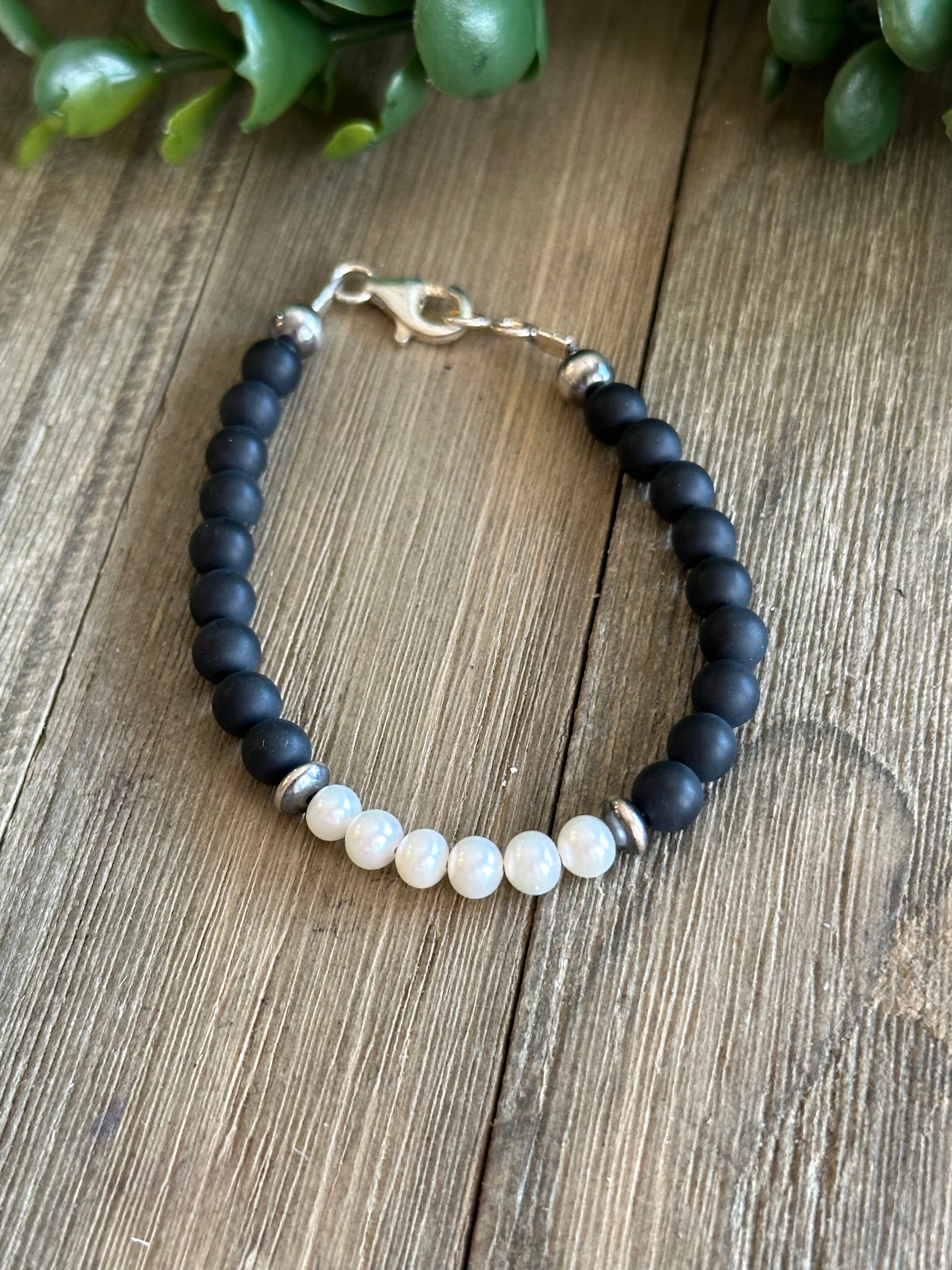 Navajo Strung Onyx & Fresh Water Pearls & Sterling Silver Pearl Beaded Bracelet