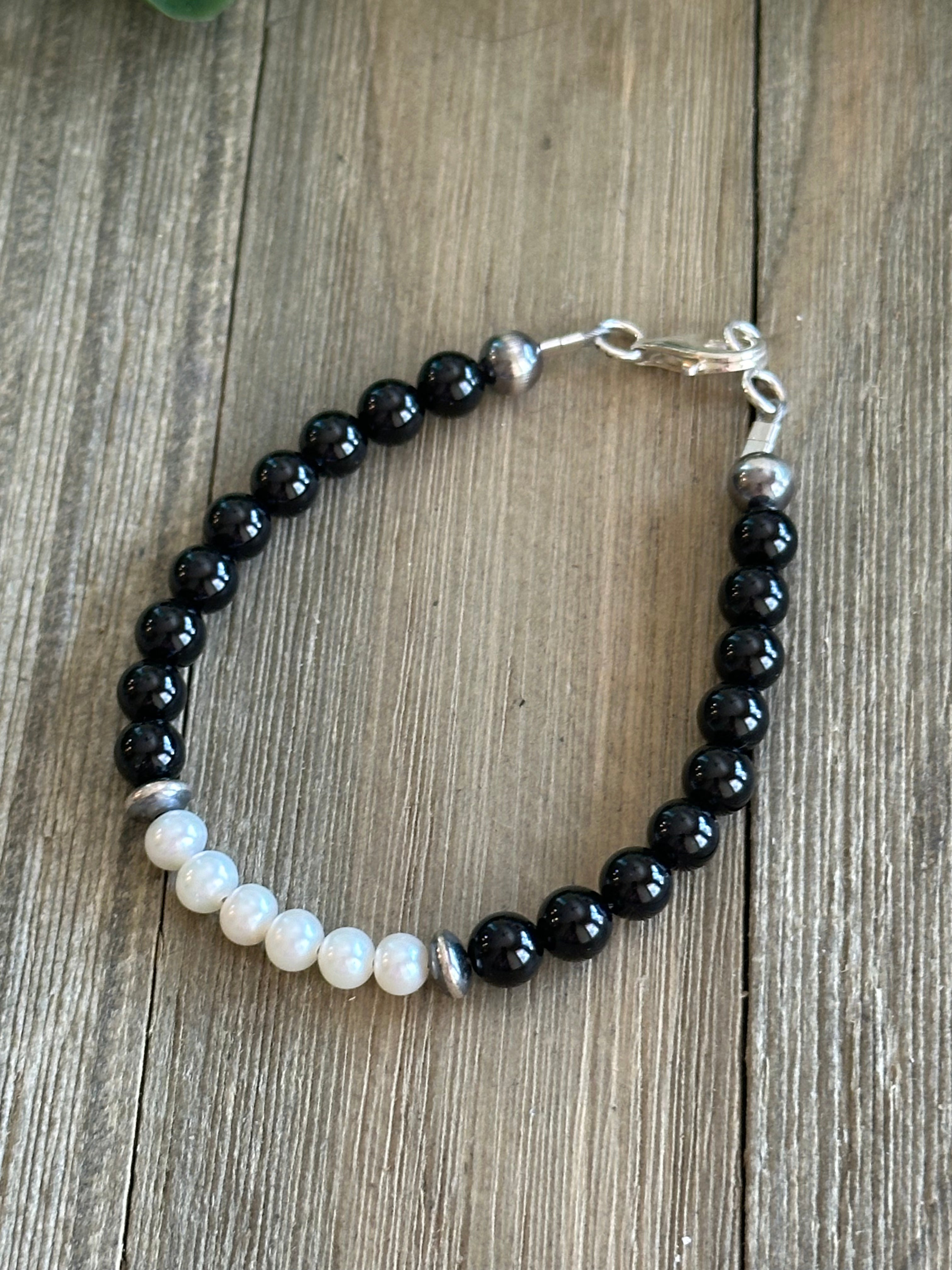 Navajo Strung Onyx & Fresh Water Pearls & Sterling Silver Pearl Beaded Bracelet