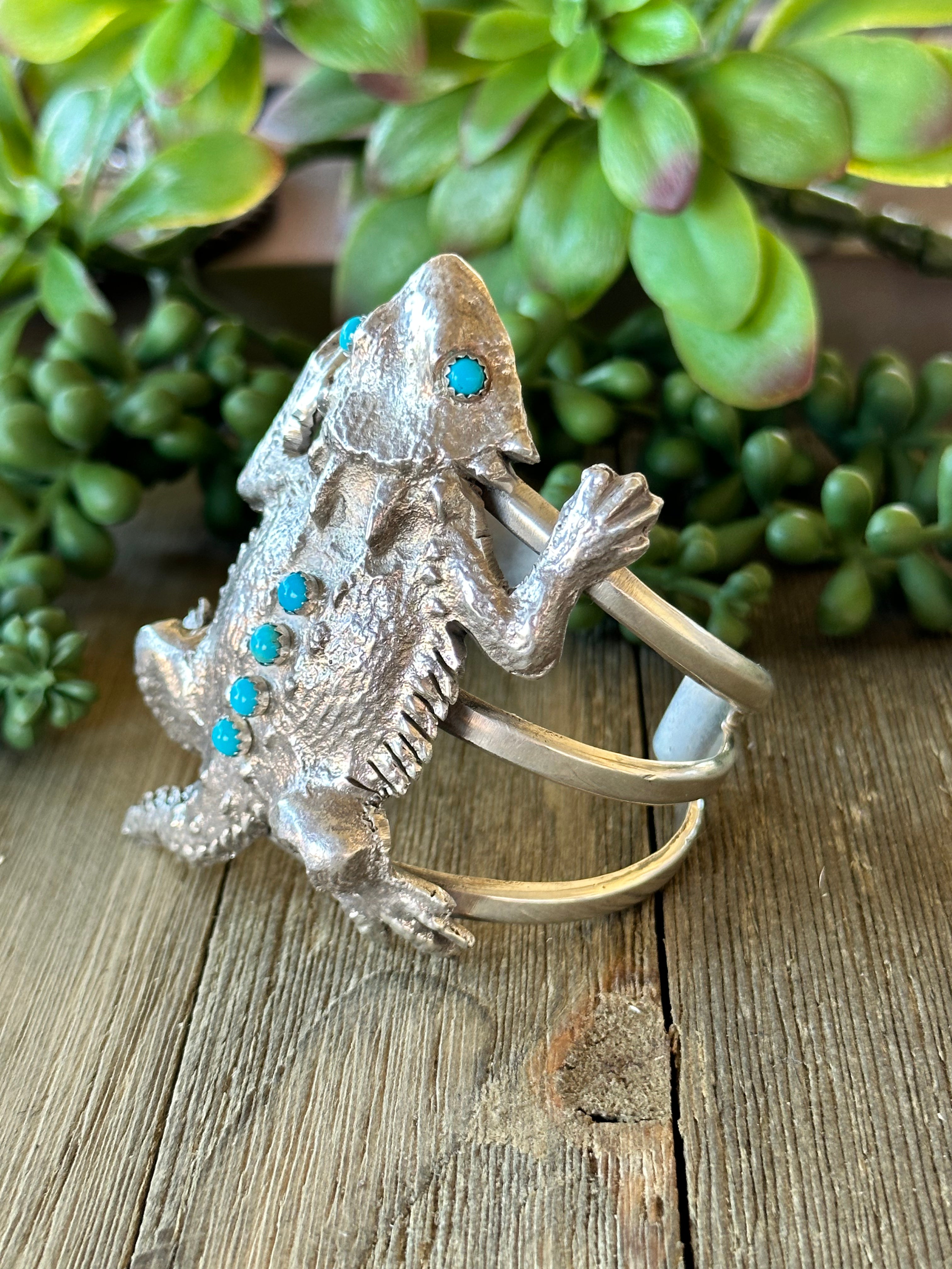 Navajo Made Kingman Turquoise & Sterling Silver Horny Toad Cuff Bracelet