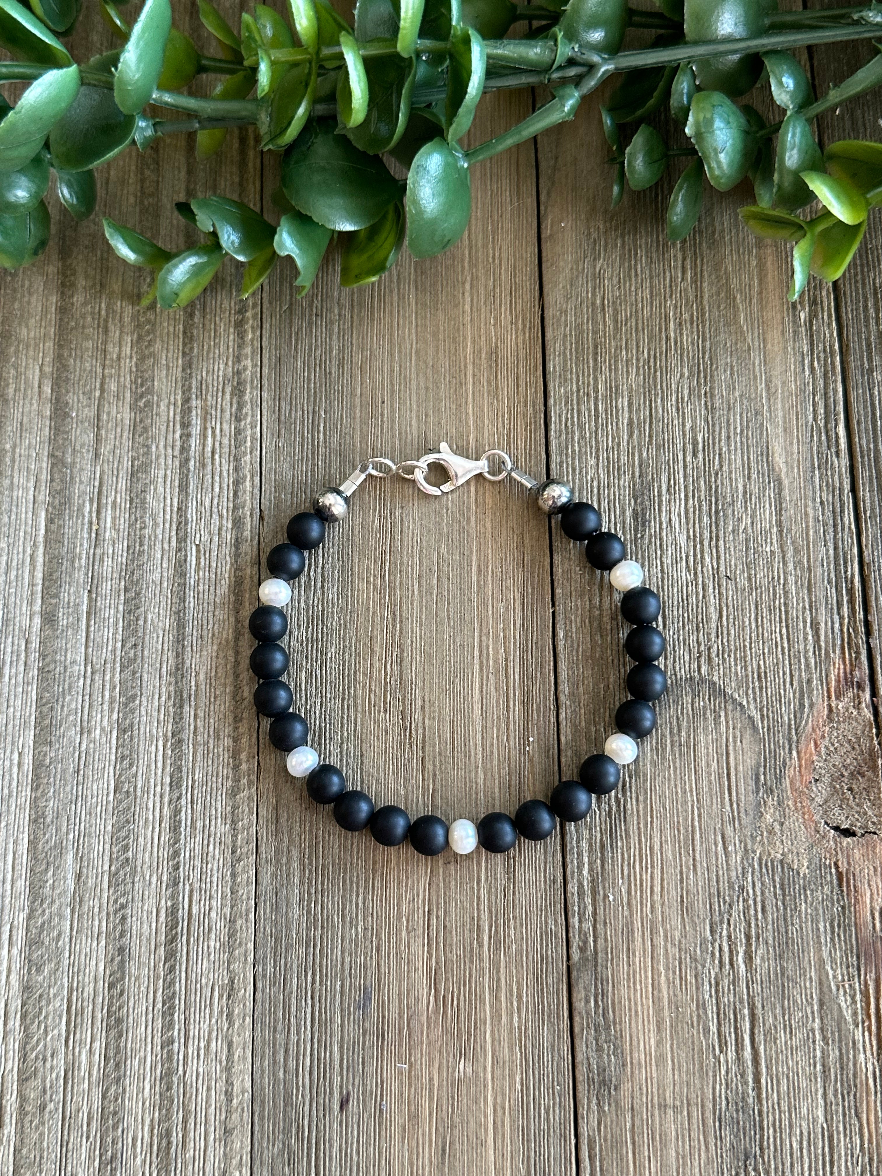 Navajo Strung Onyx & Fresh Water Pearls Beaded Bracelet