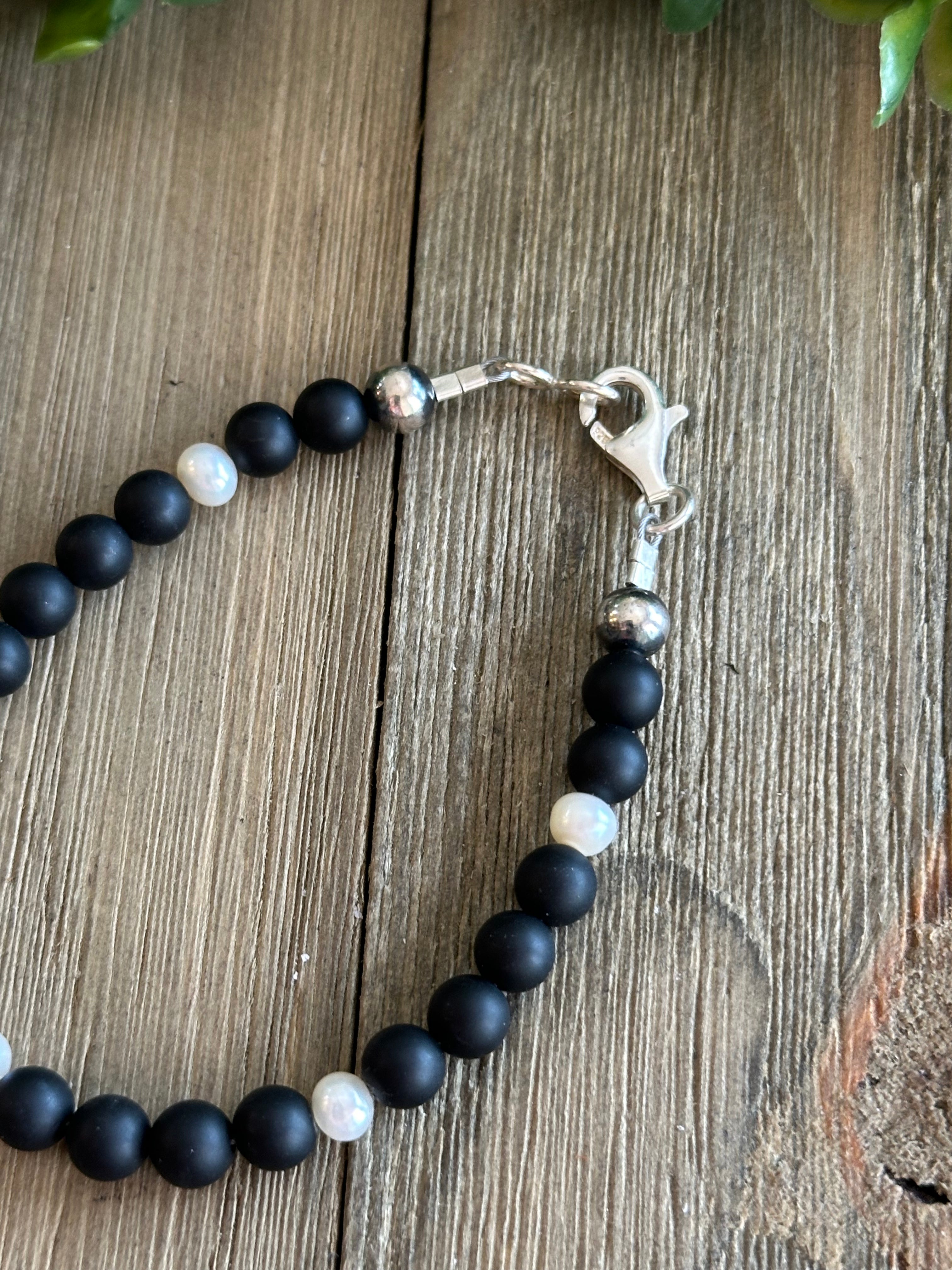 Navajo Strung Onyx & Fresh Water Pearls Beaded Bracelet