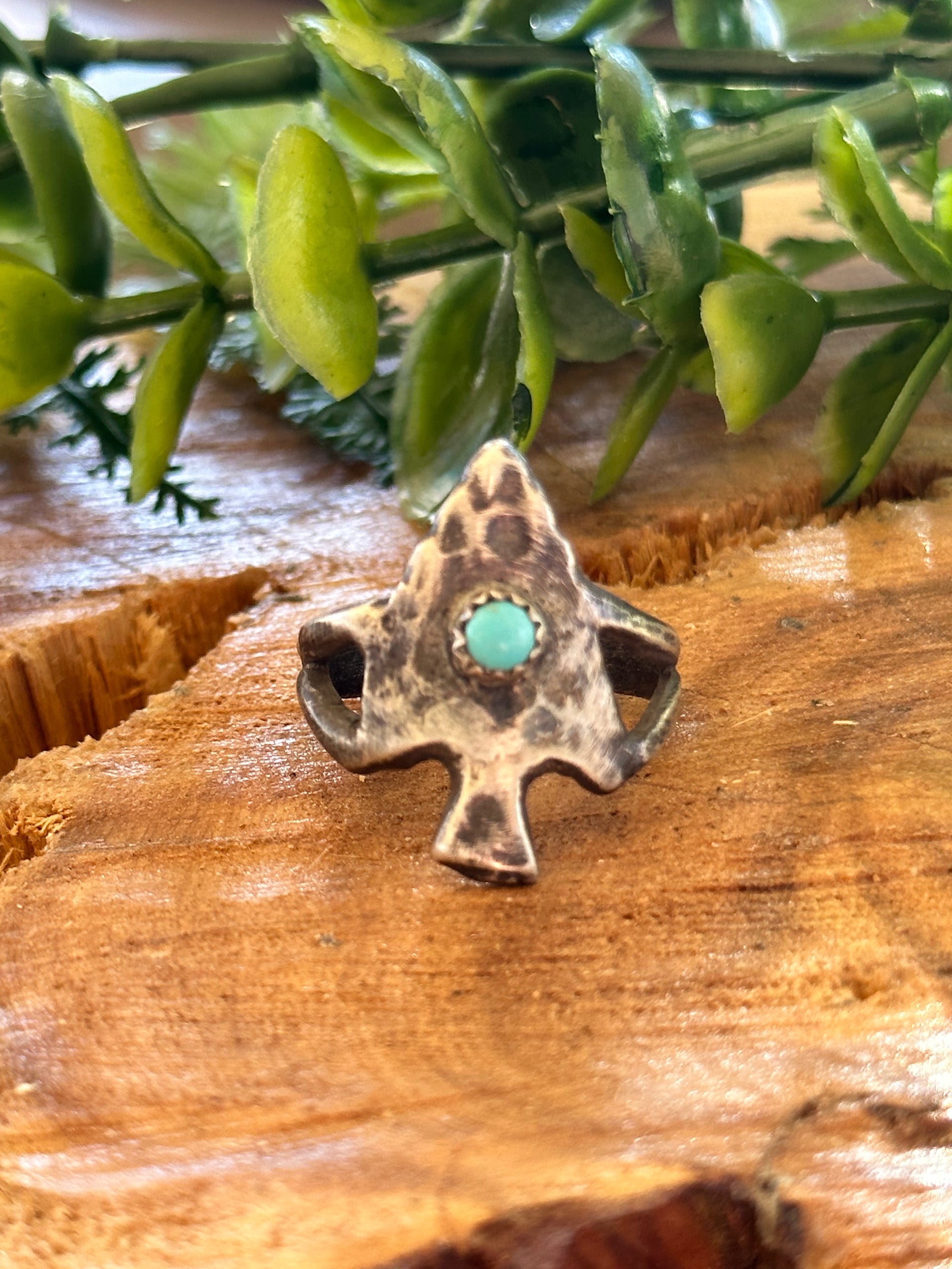 Navajo Made Kingman Turquoise & Sterling Silver Arrow Ring Size 9.75