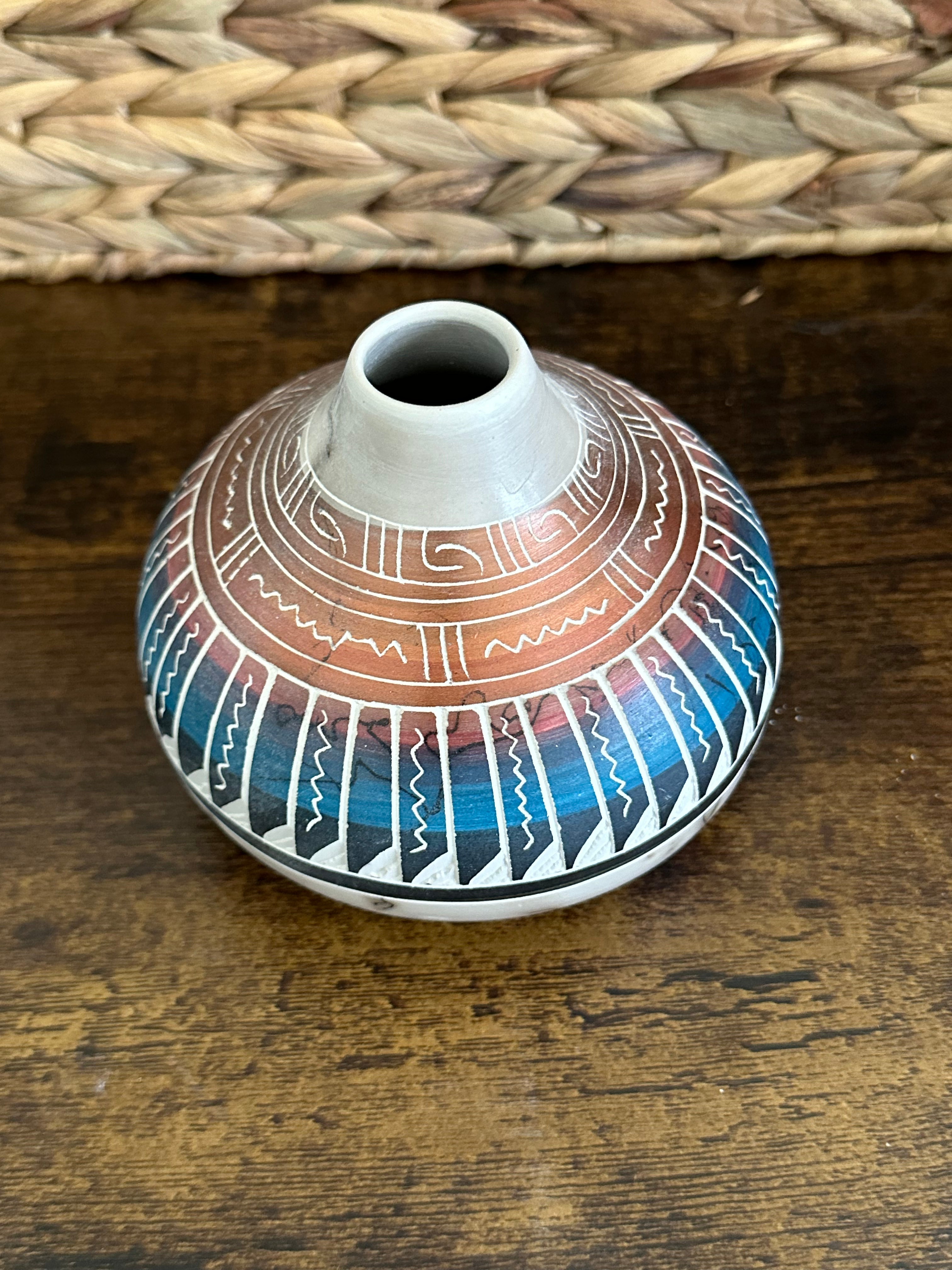 Ariel Benally Navajo Made Pottery