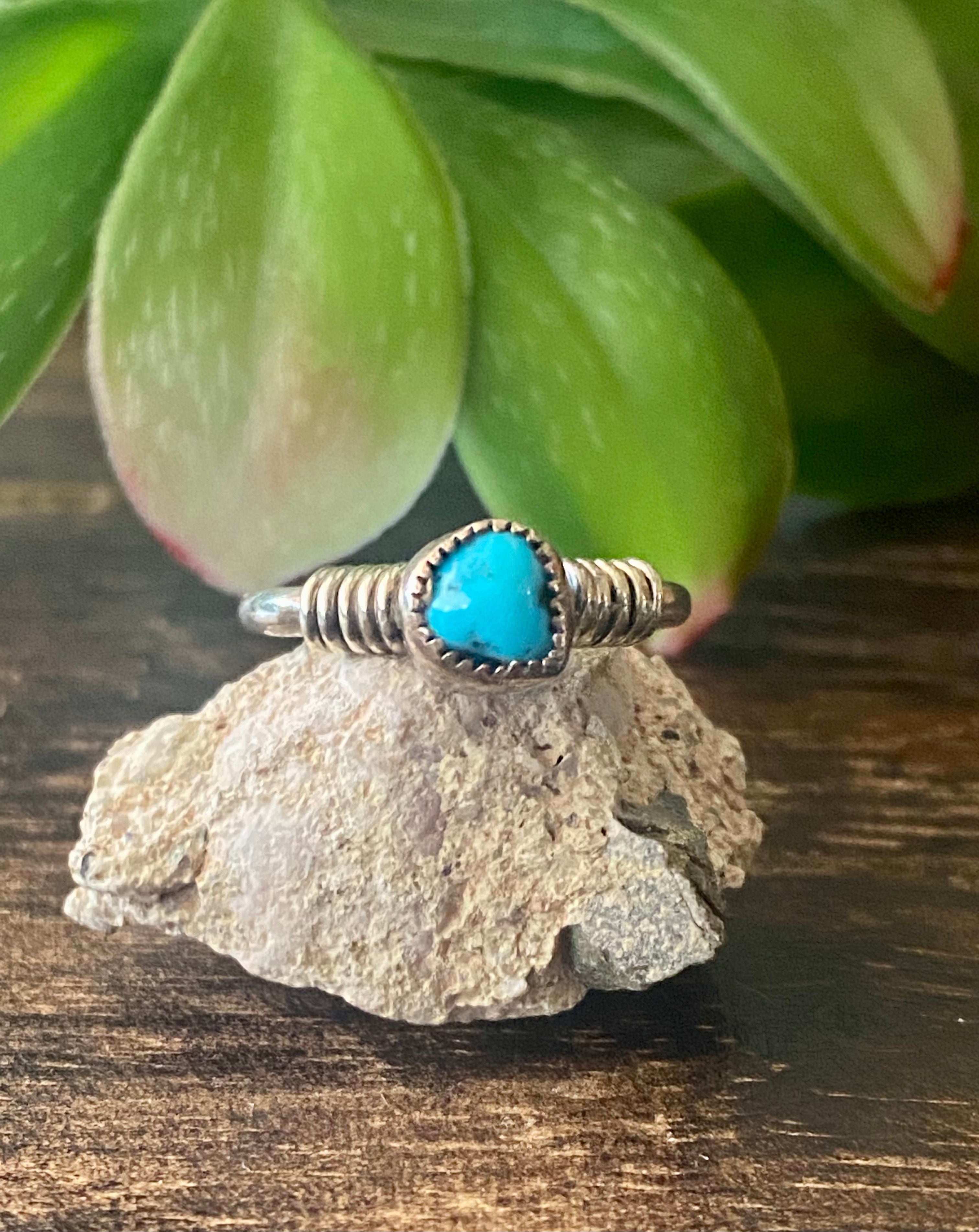 Navajo Made Kingman Turquoise & Sterling Silver Ring Size 3.75