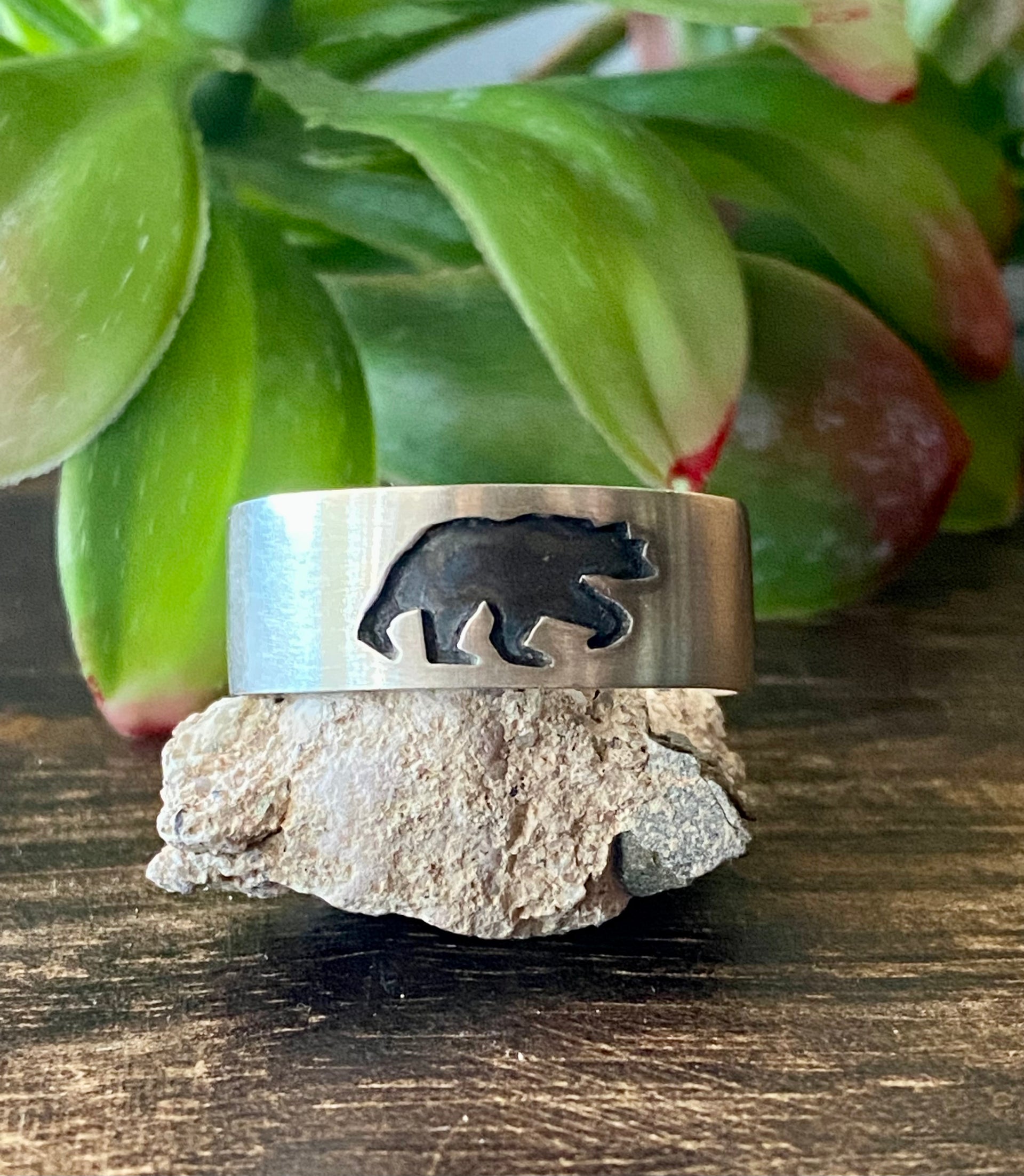 Navajo Made Sterling Silver Bear Band Ring Size 14.75