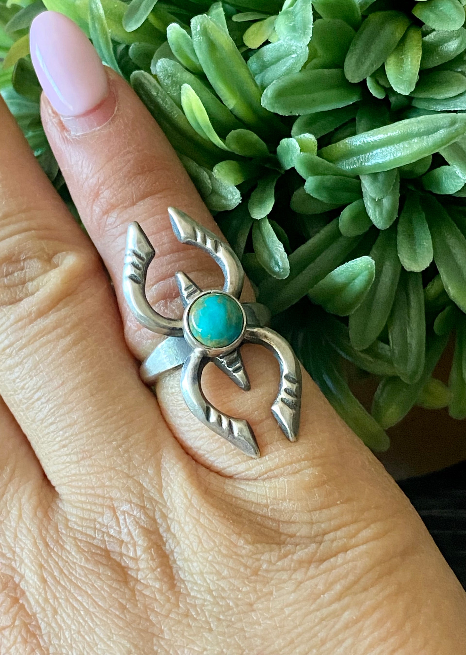 Navajo Made Kingman Turquoise & Sterling Silver Ring Size 5.25