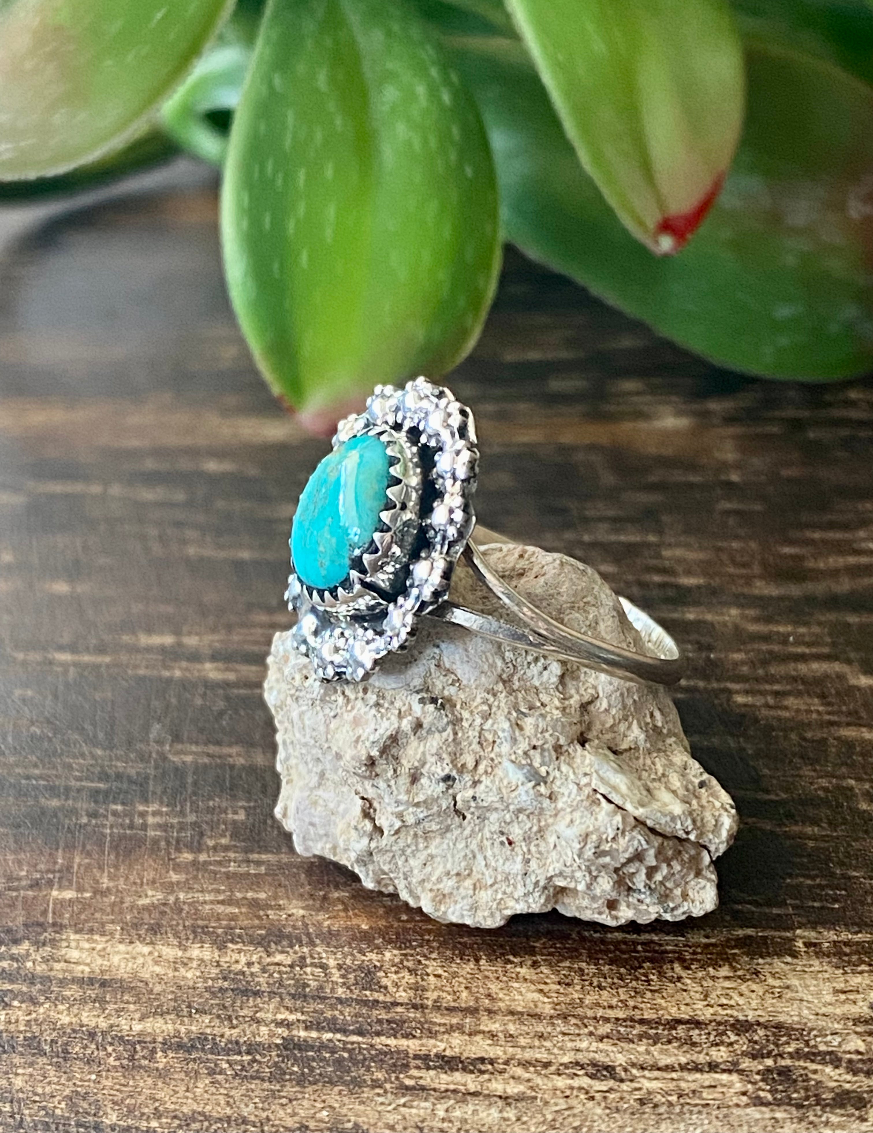 Navajo Made Kingman Turquoise & Sterling Silver Ring Size 8.25