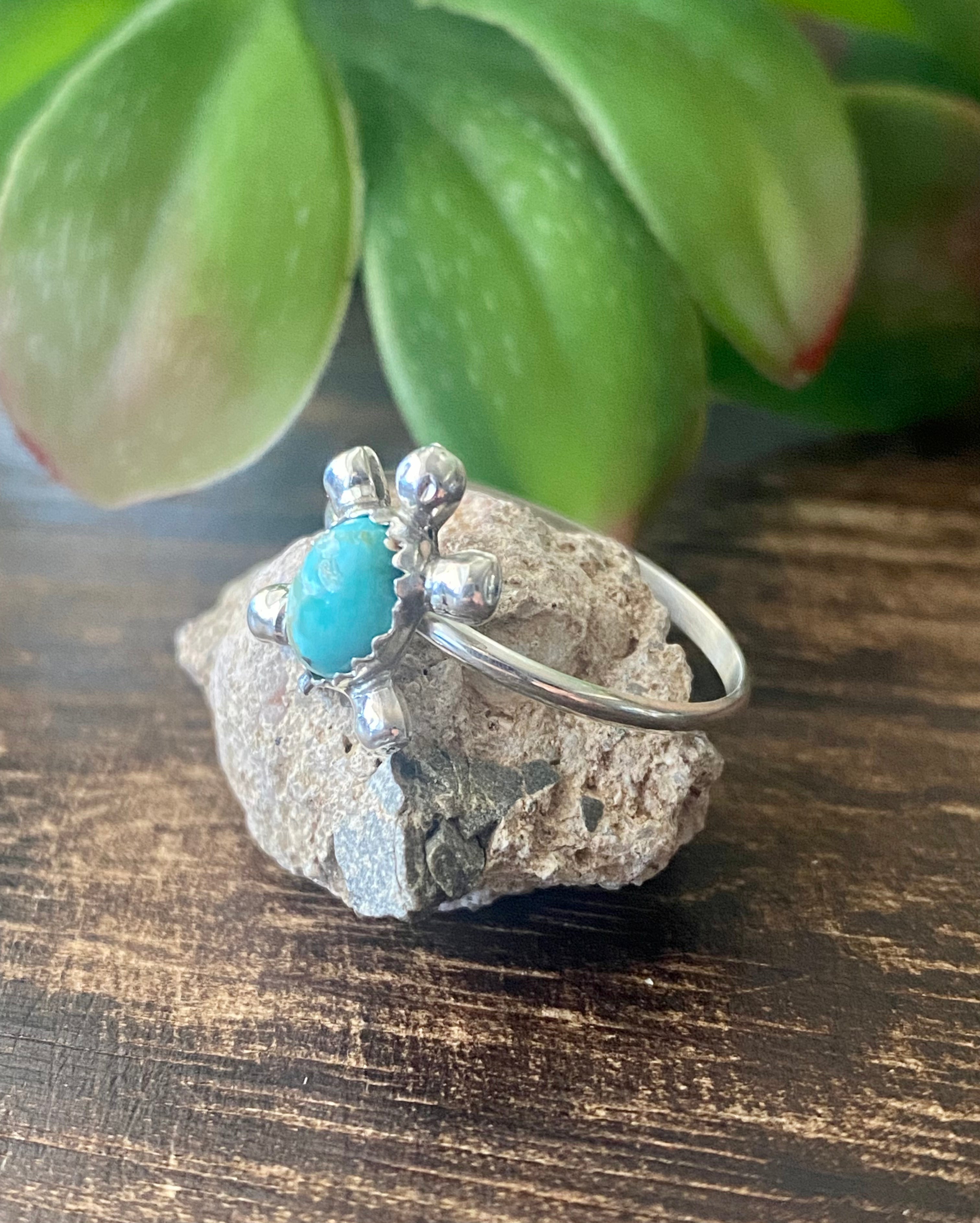 Zuni Made Turquoise & Sterling Silver Turtle Ring Size 5.75