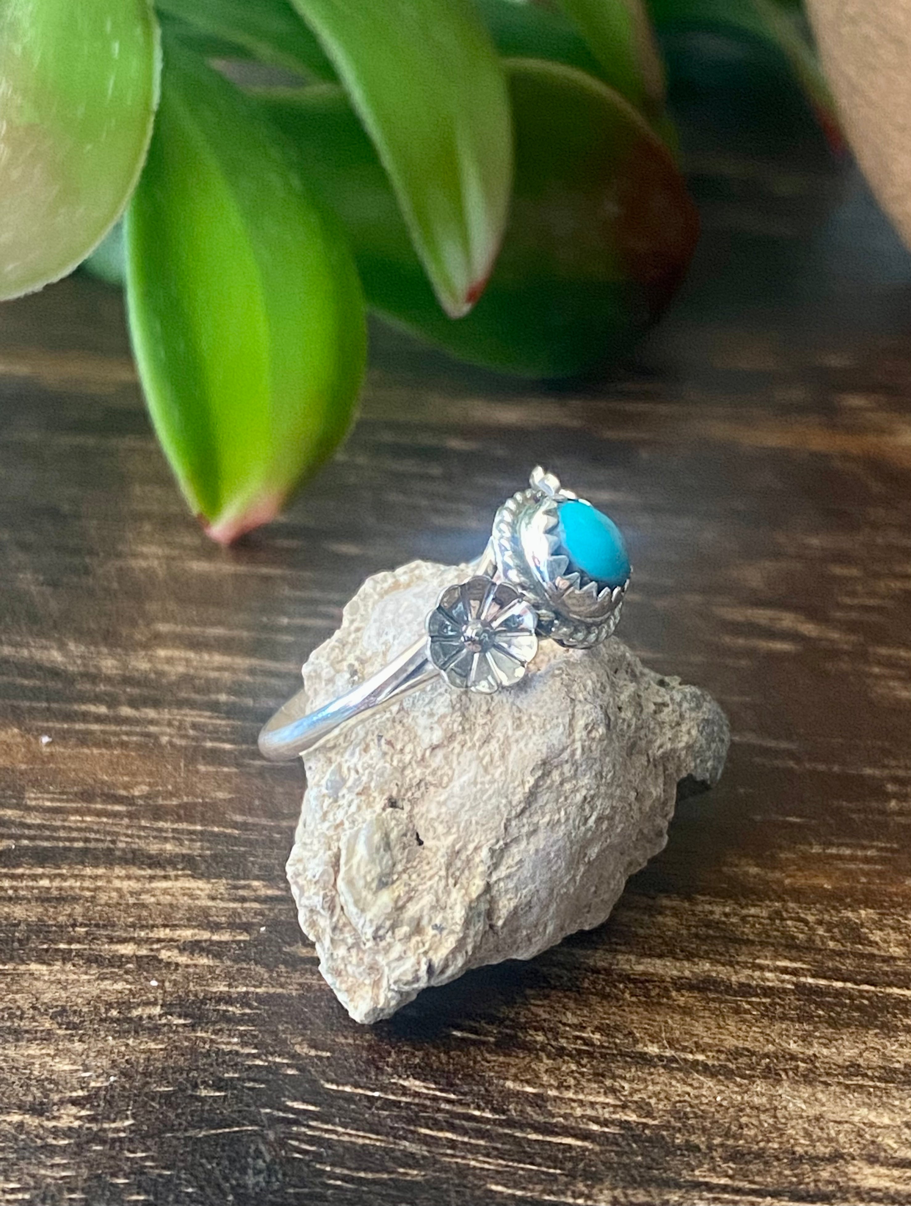 Navajo Made Turquoise & Sterling Silver Ring Size 8