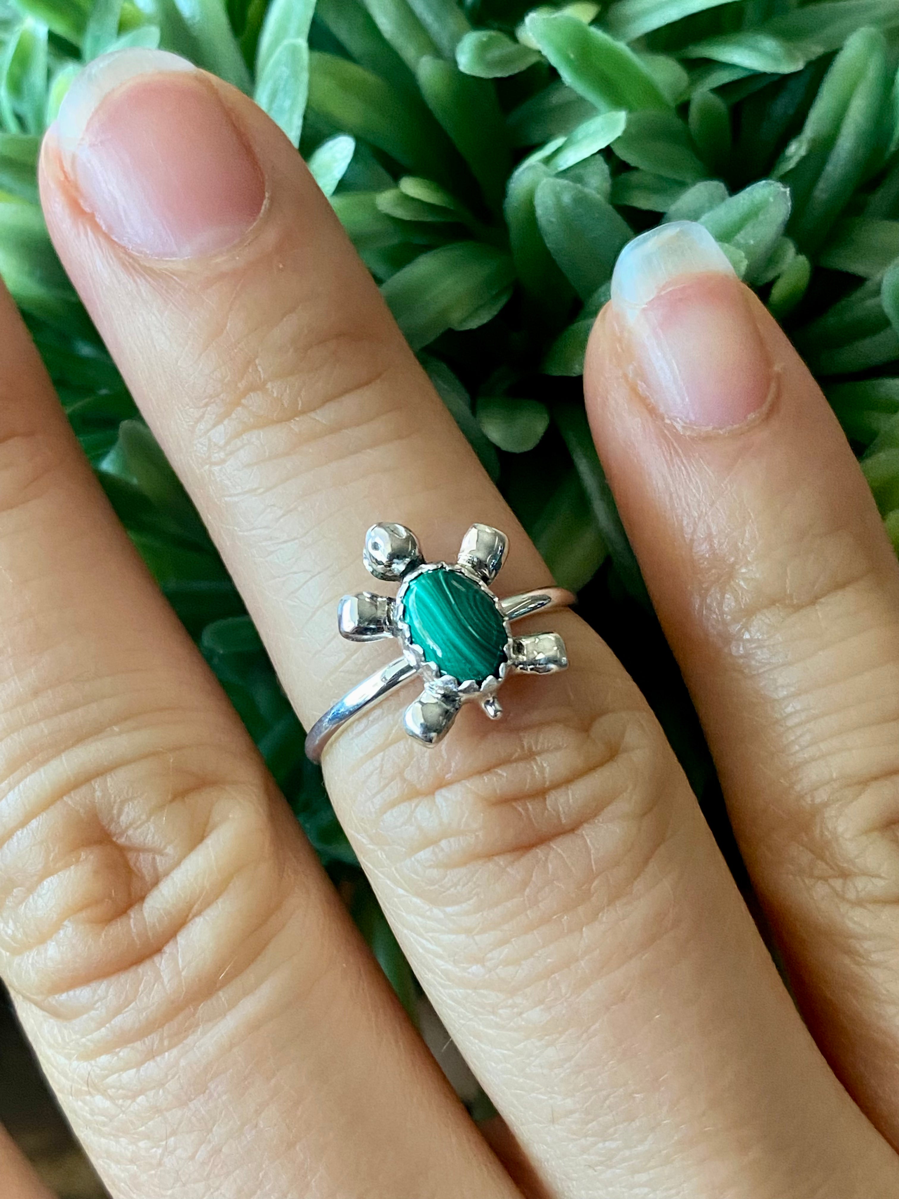 Zuni Made Malachite & Sterling Silver Turtle Ring Size 6.5