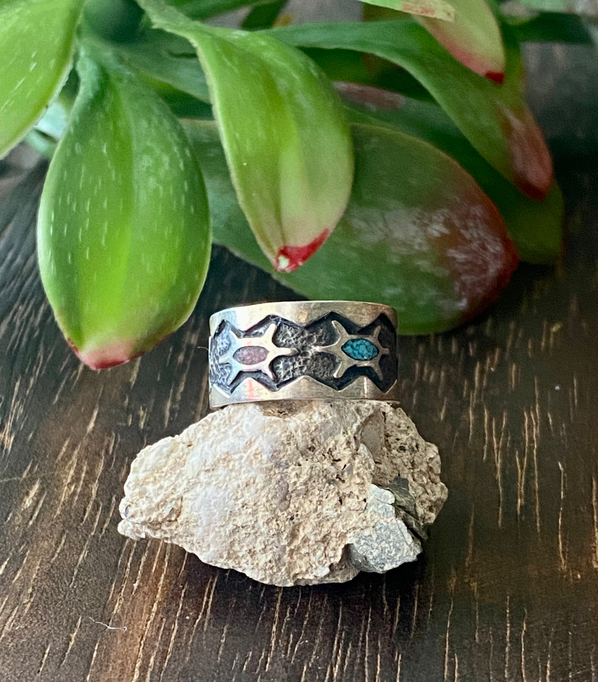 Navajo Made Multi Stone & Sterling Silver Flake Turtle Ring Size 4.5