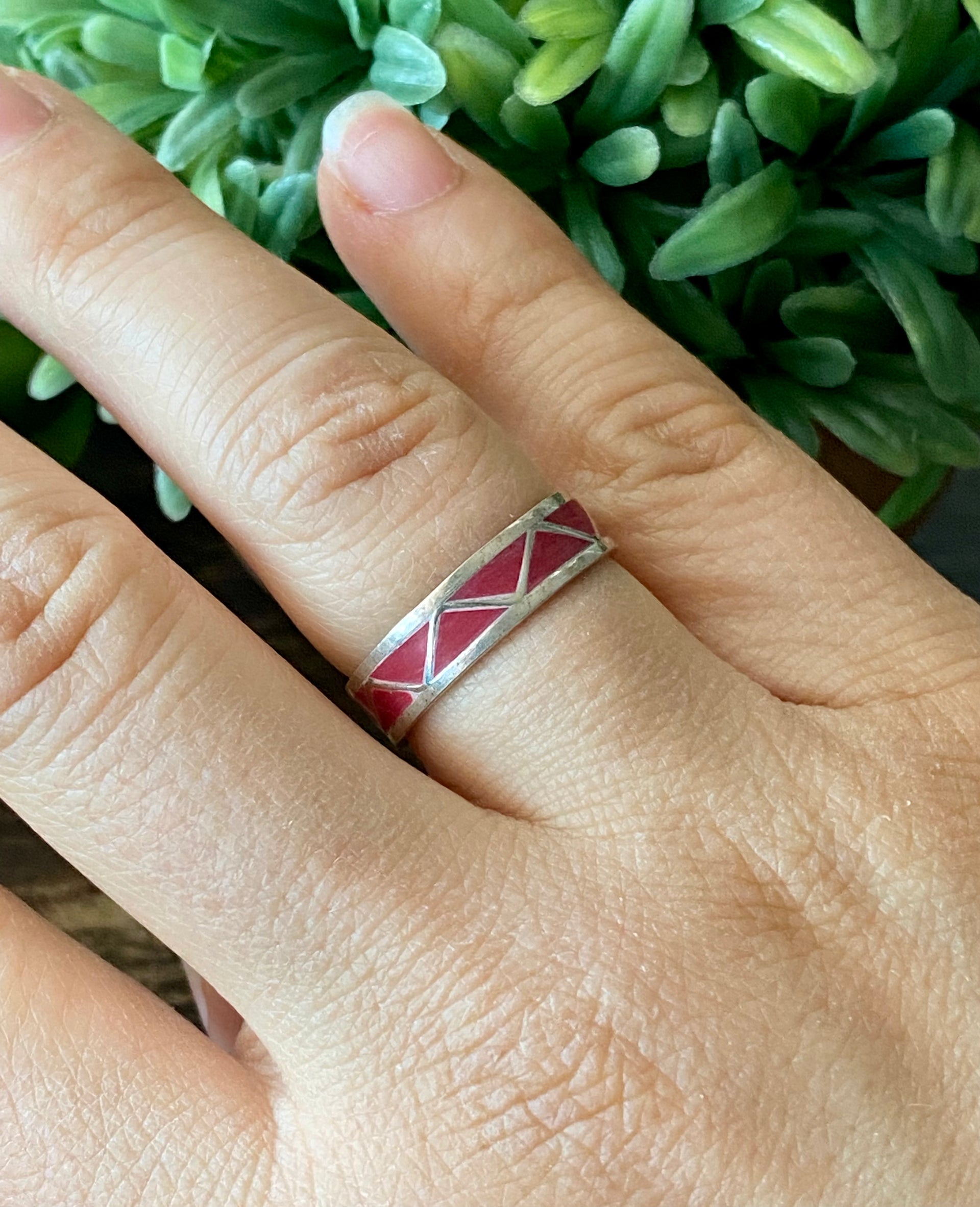 Roger Morgan Coral & Sterling Silver Inlay Band Ring Size 8.75