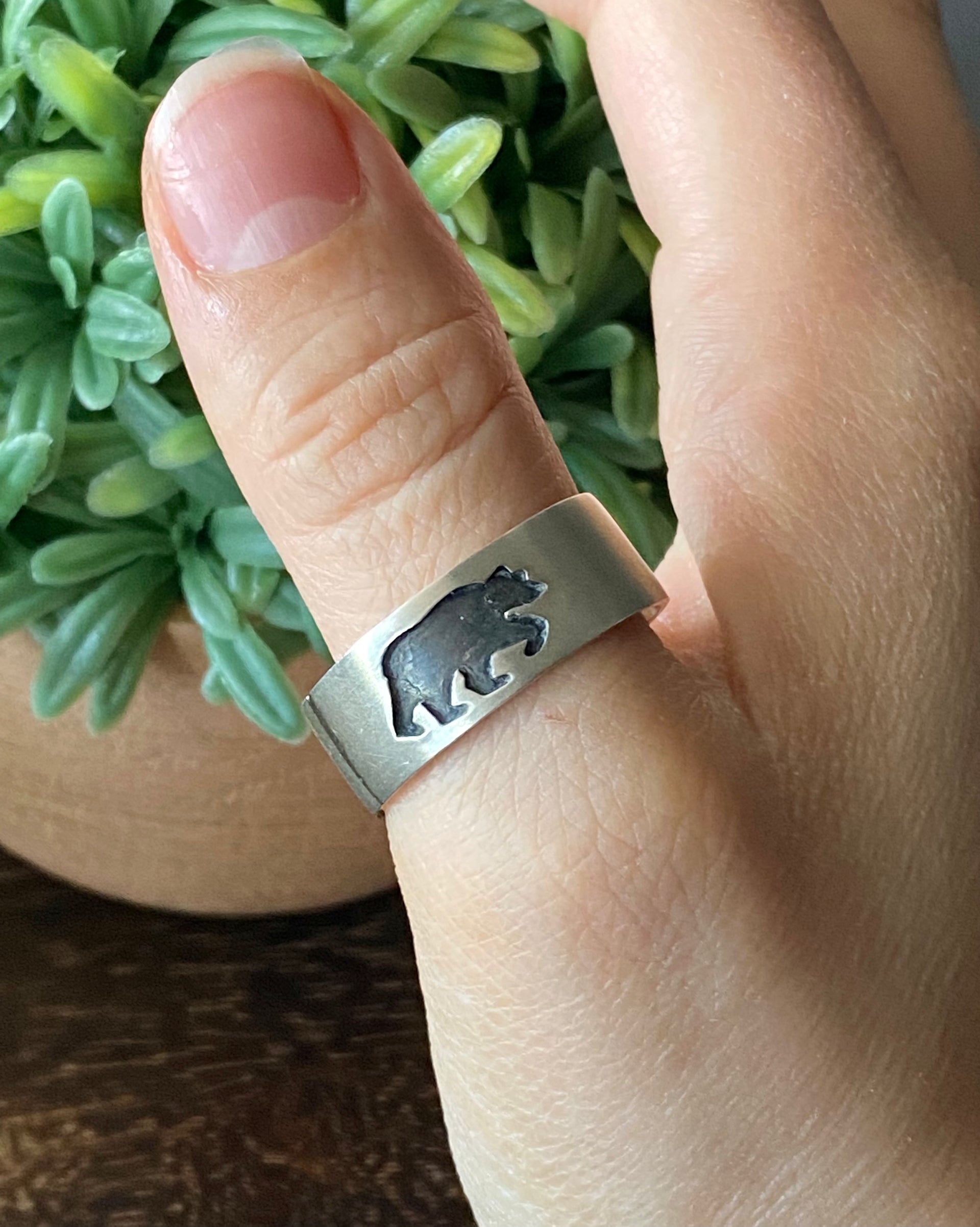 Navajo Made Sterling Silver Bear Band Ring Size 14.75