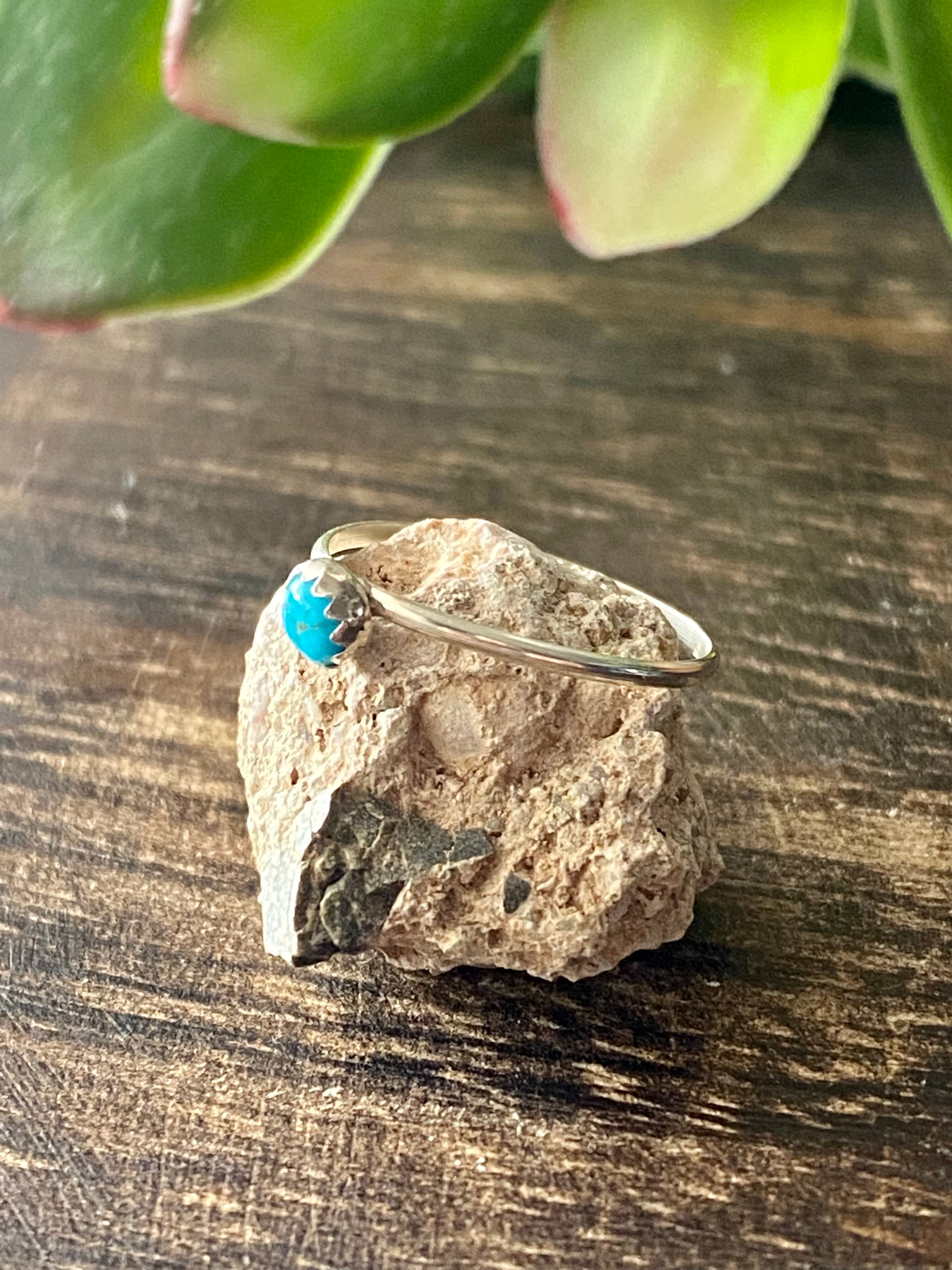 Navajo Made Turquoise & Sterling Silver Ring Size 4.75