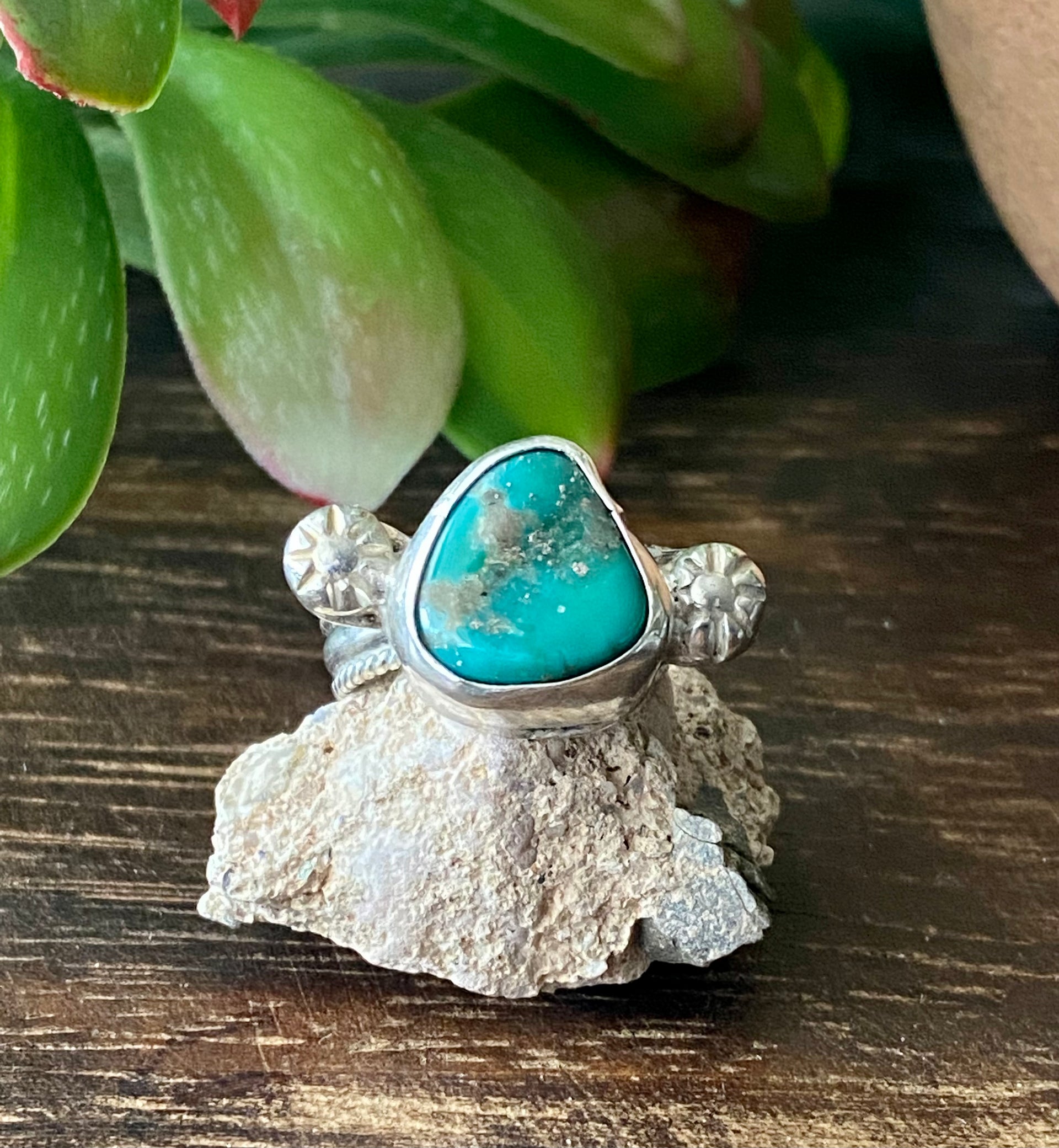 Navajo Made Kingman Turquoise & Sterling Silver Ring Size 6.75