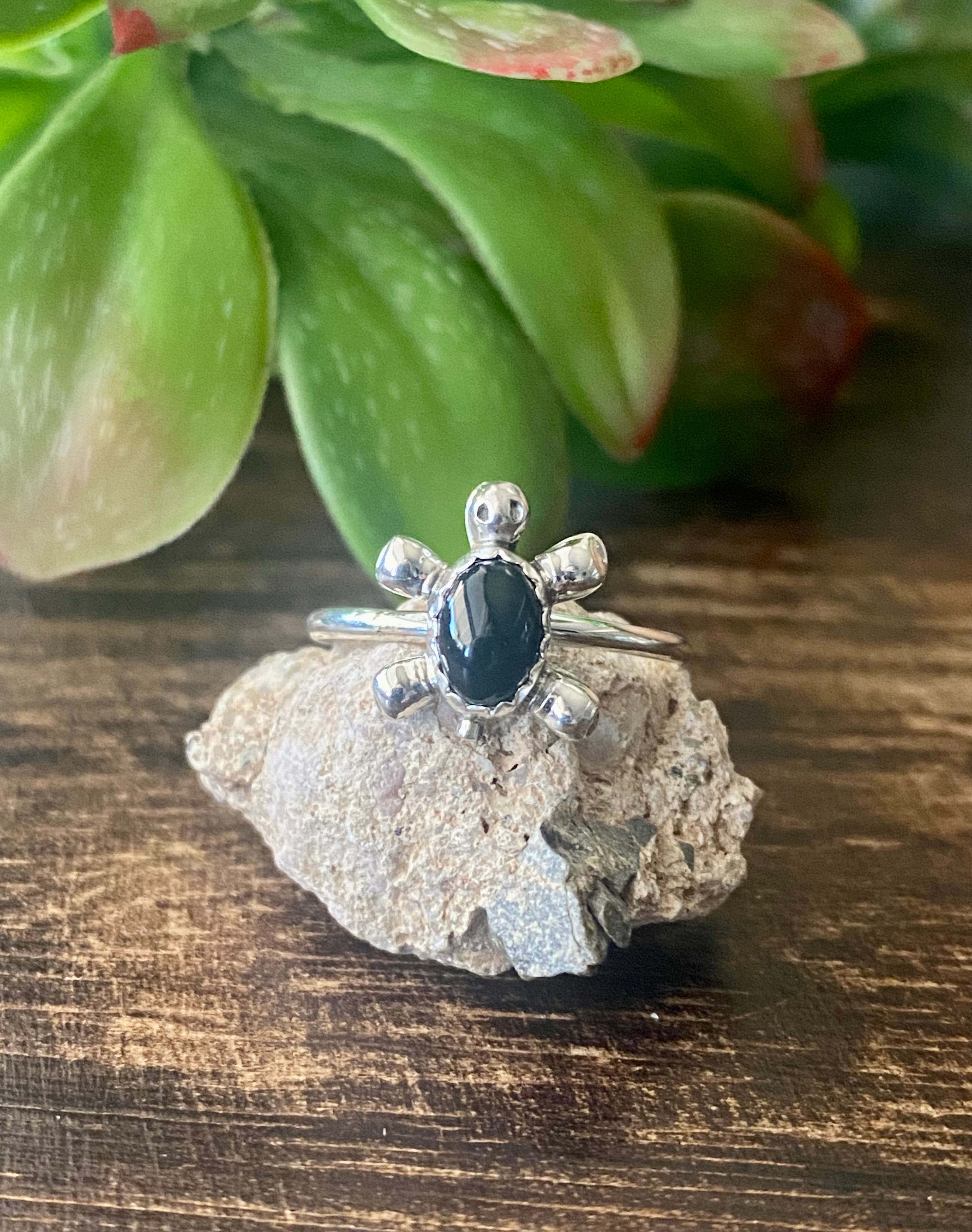 Zuni Made Onyx & Sterling Silver Turtle Ring Size 4.5