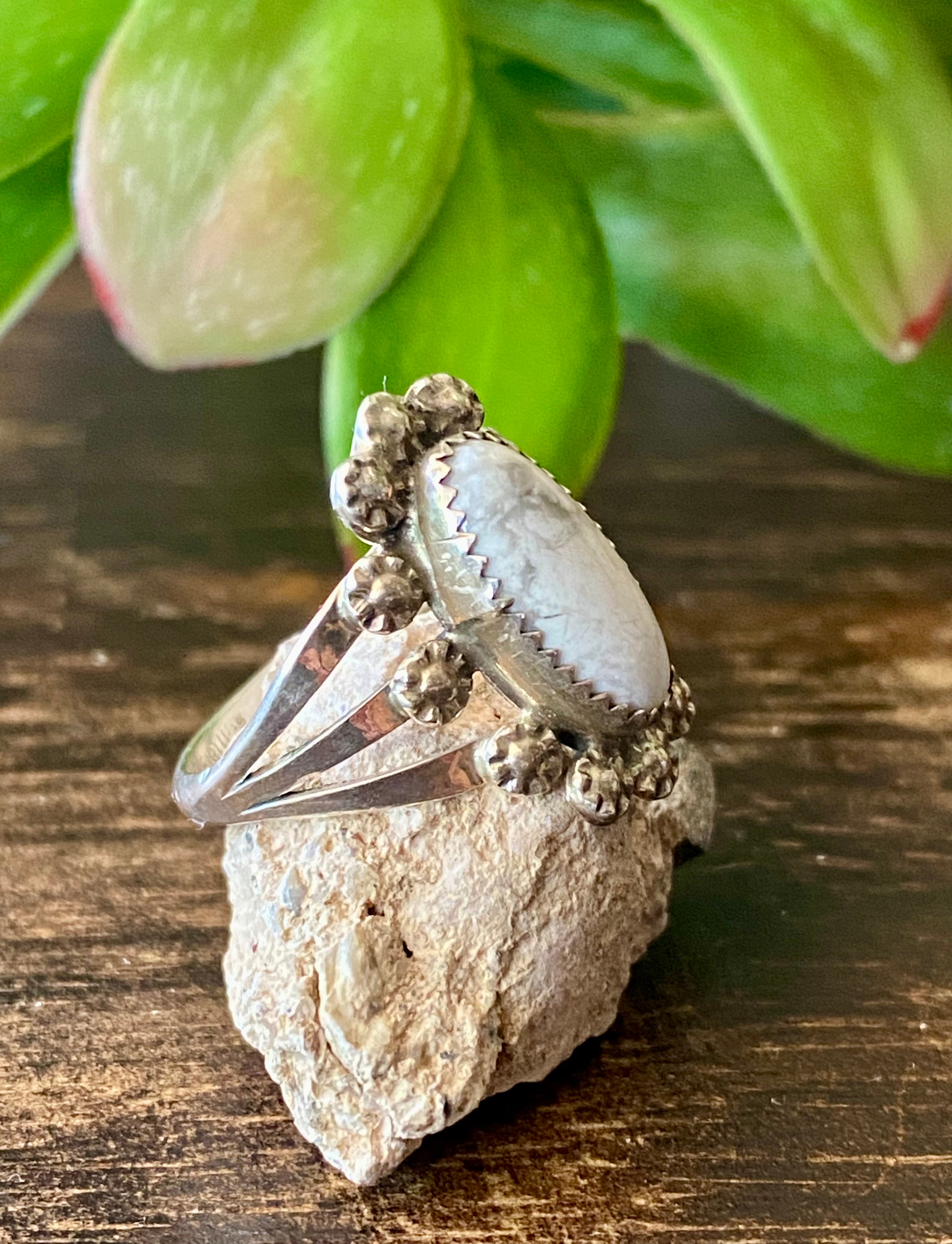 Navajo Made Howlite & Sterling Silver Ring Size 8.25