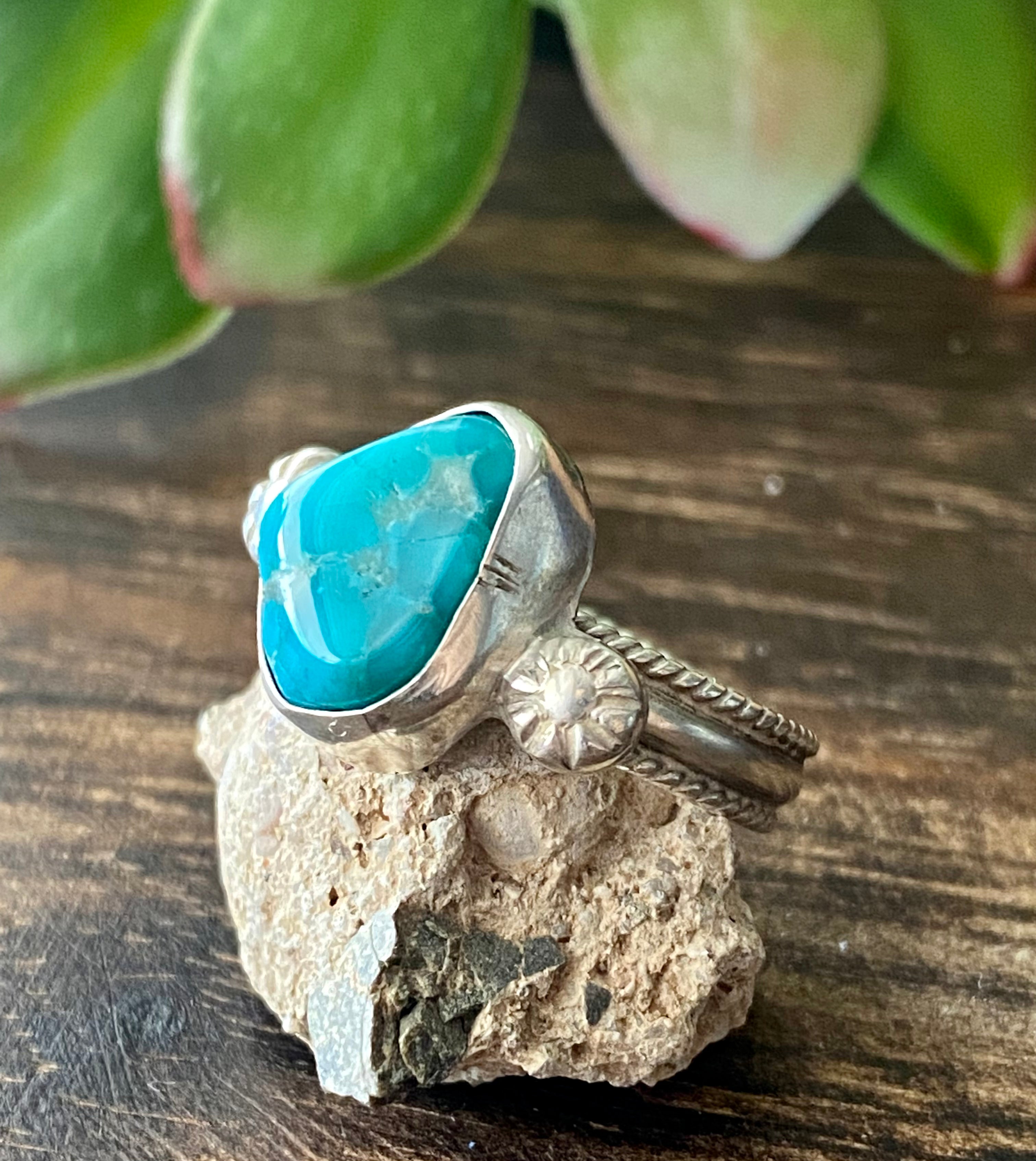 Navajo Made Kingman Turquoise & Sterling Silver Ring Size 7.5