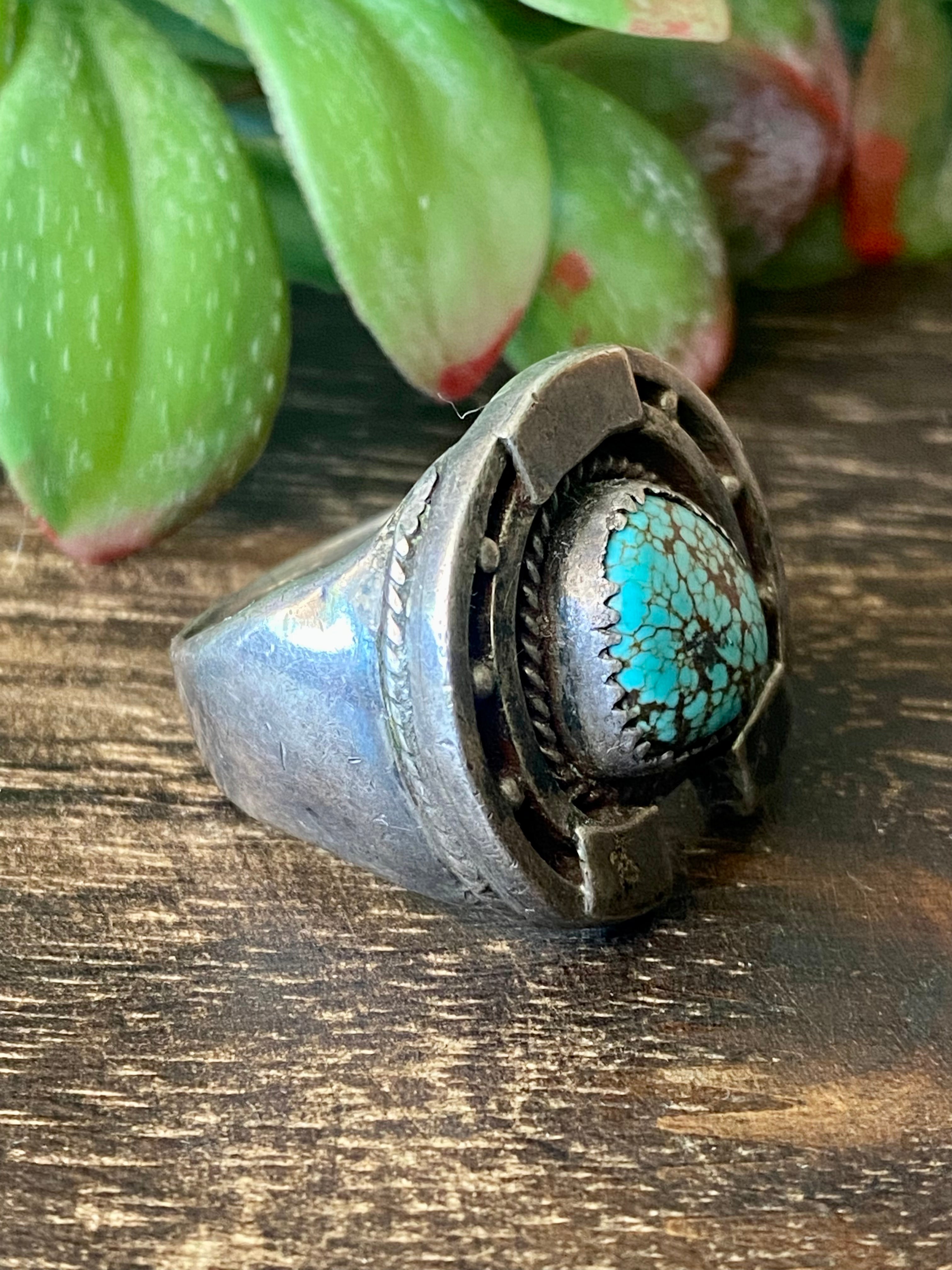 Vintage Navajo Made Turquoise & Sterling Silver Naja Ring Size 12.25