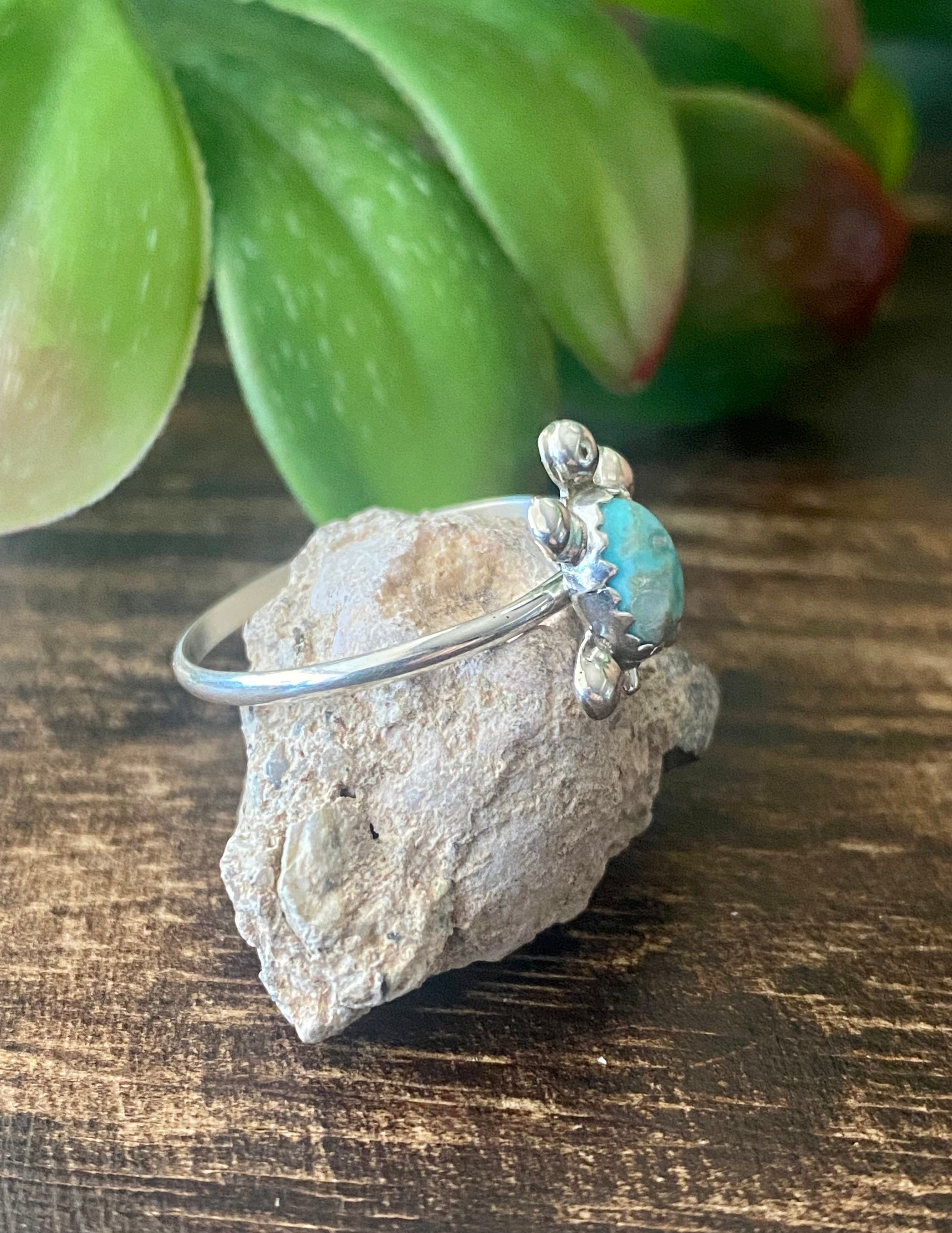 Zuni Made Turquoise & Sterling Silver Turtle Ring Size 5.75