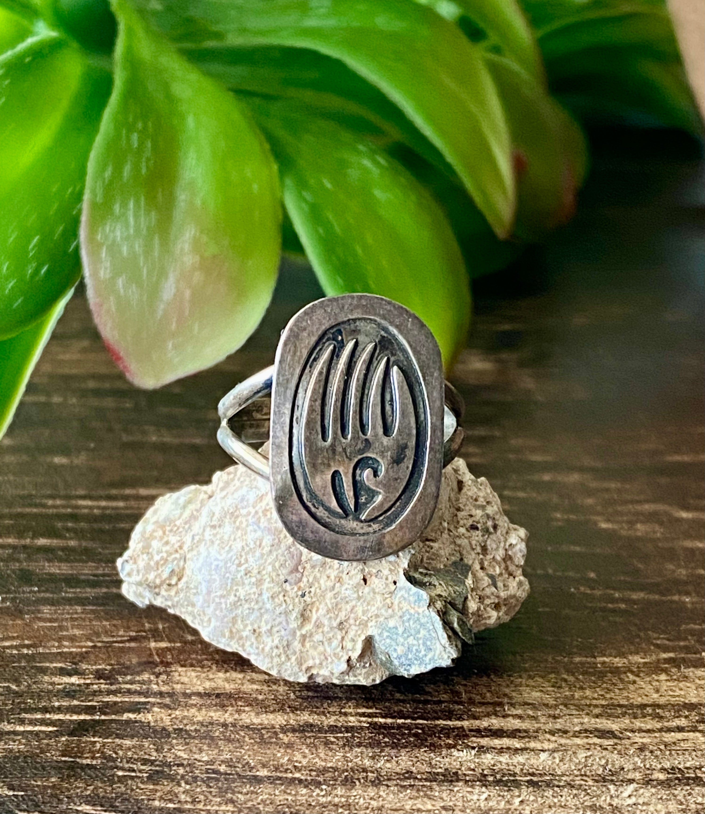 Hopi Made Sterling Silver Bear Claw Ring Size 5.75