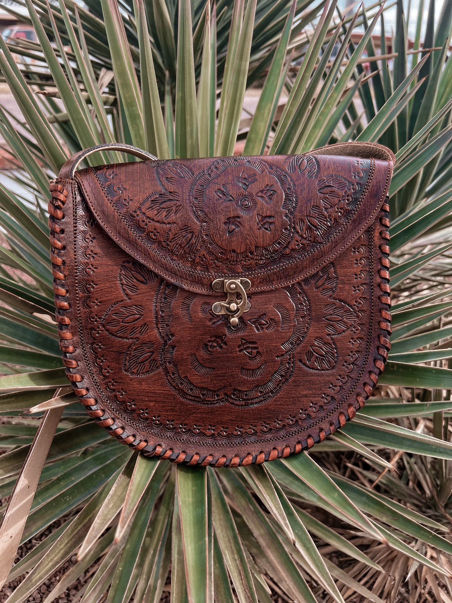 Handmade 100% Crossbody Semi Round Leather Handbags