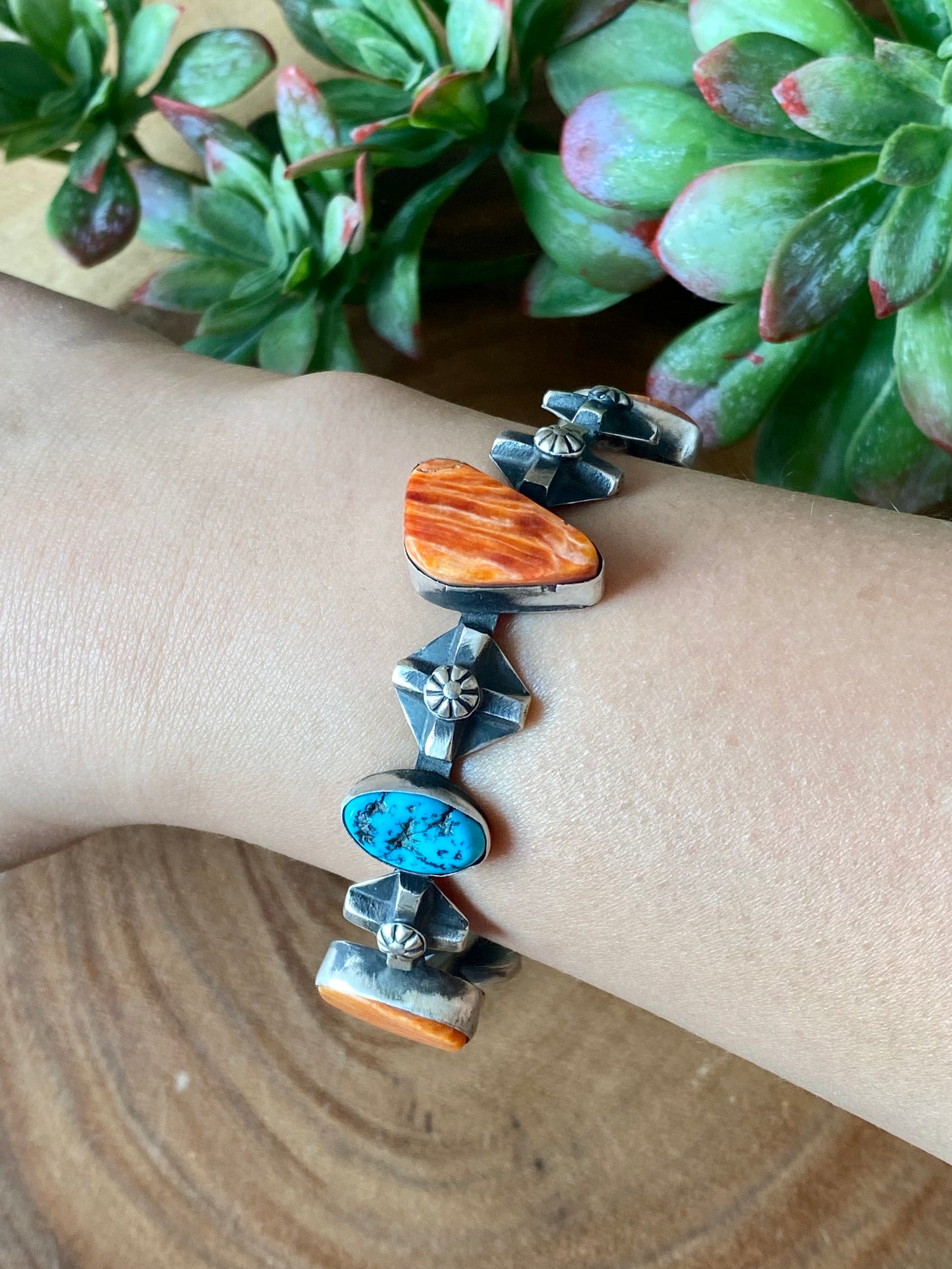 Chimney Butte Kingman Turquoise & Spiny Oyster Sterling Silver Bangle Bracelet