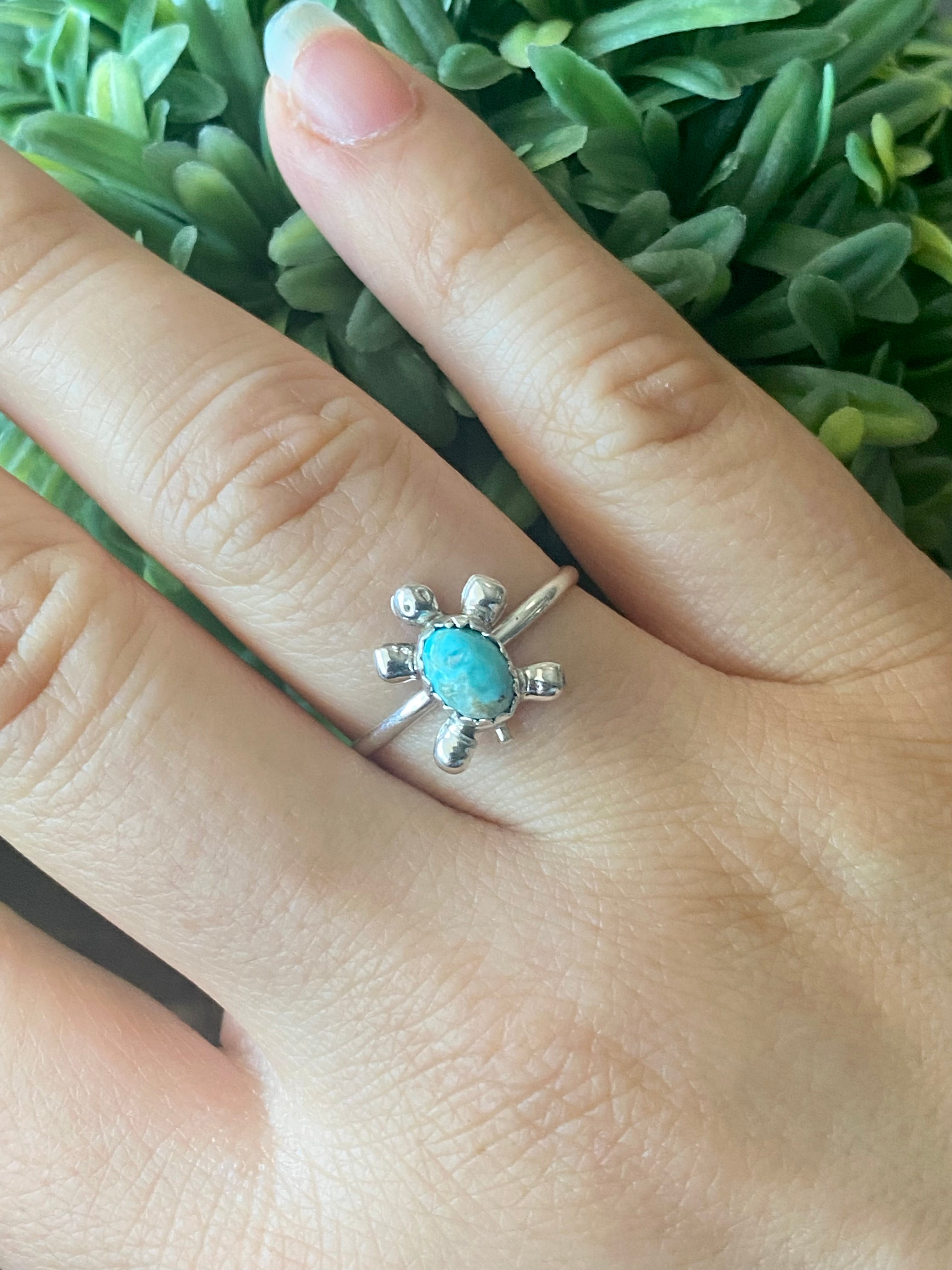 Zuni Made Turquoise & Sterling Silver Turtle Ring Size 9.5