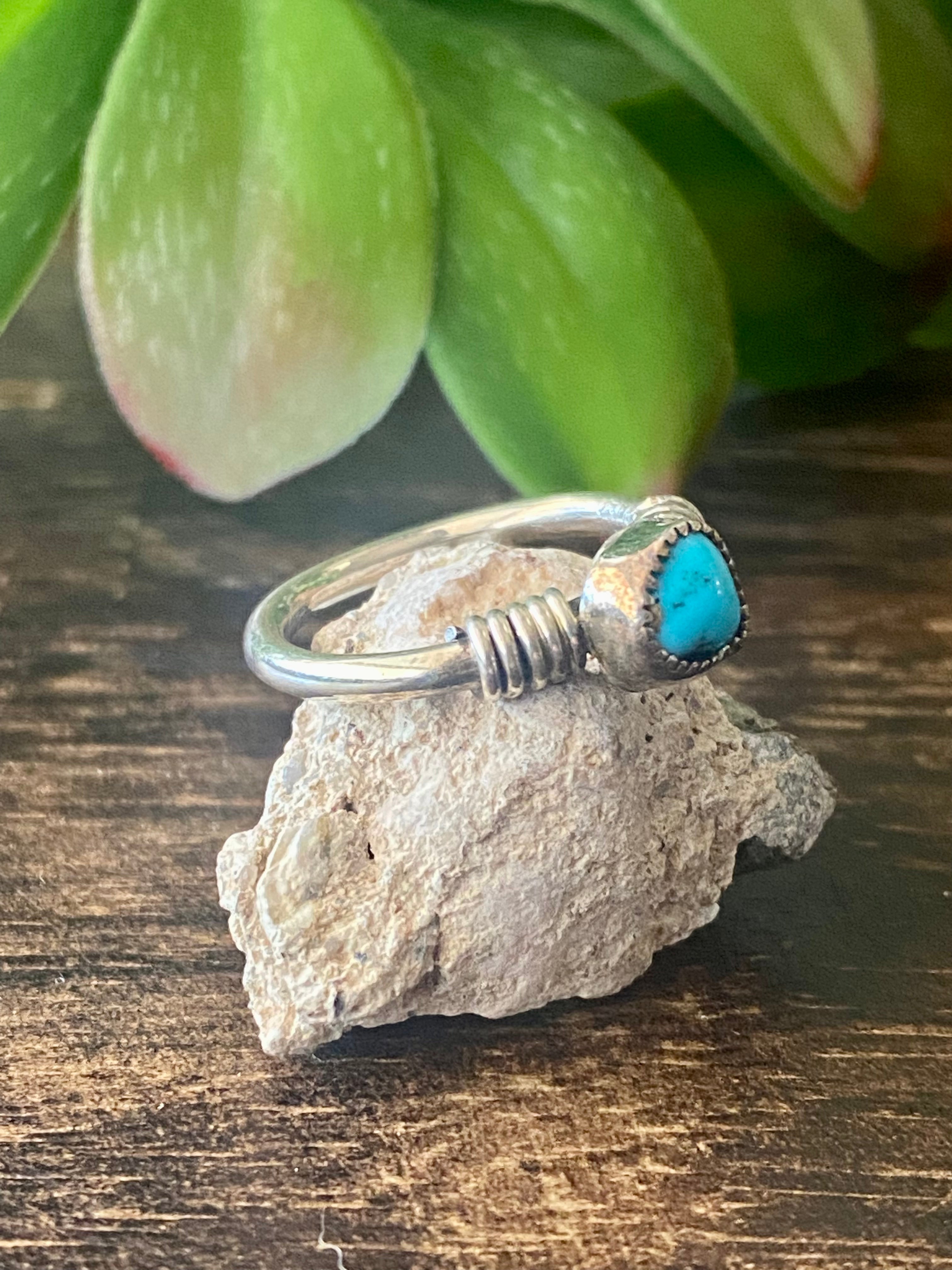 Navajo Made Kingman Turquoise & Sterling Silver Ring Size 3.75