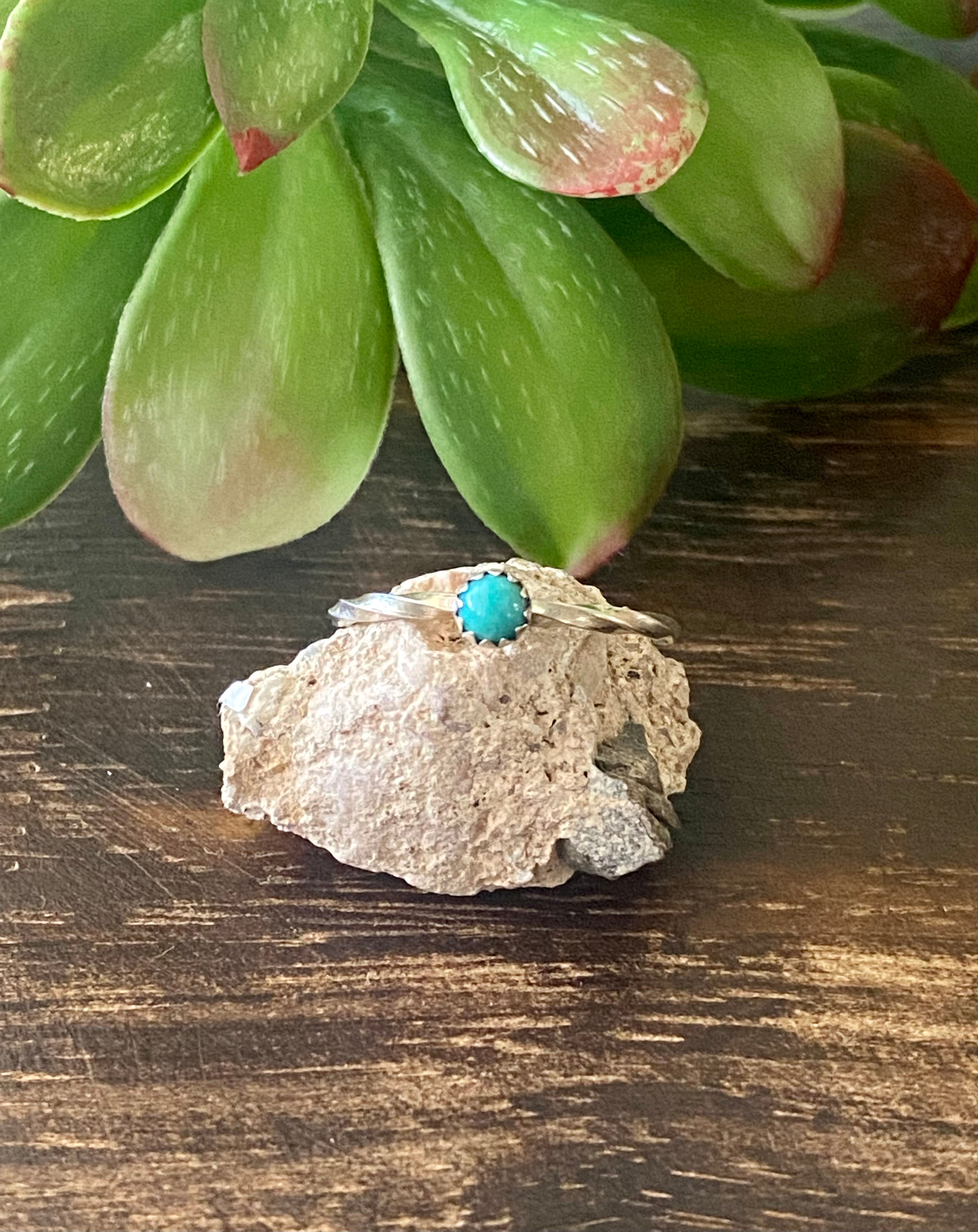 Navajo Made Turquoise & Sterling Silver Ring Size 8.25